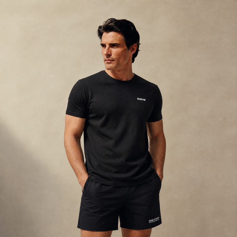 CoolTech Crew T-Shirt model Matteo in Black