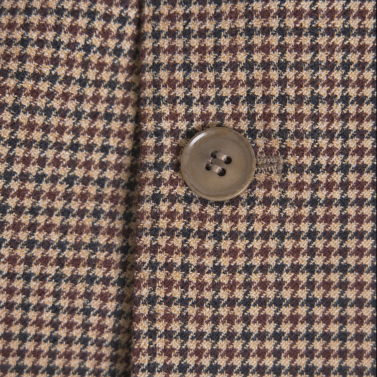 Estate Blazer model Tyler in Russet Houndstooth