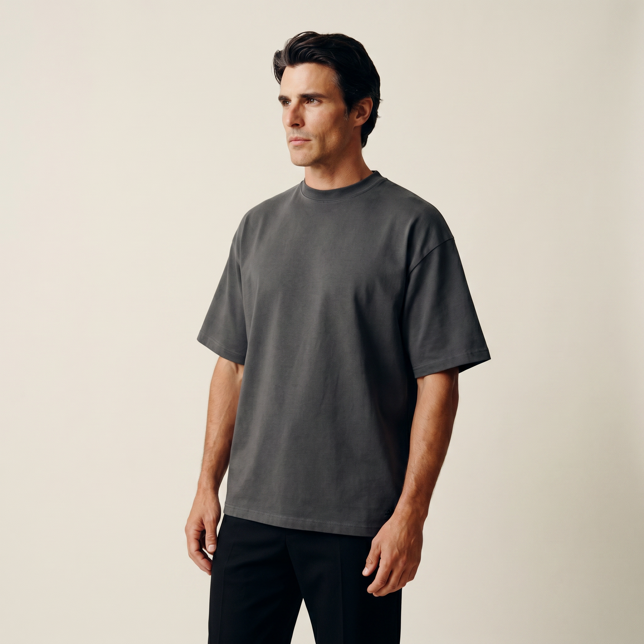 Cumulus oversized t-shirt on a beige background model Kive in Canyon