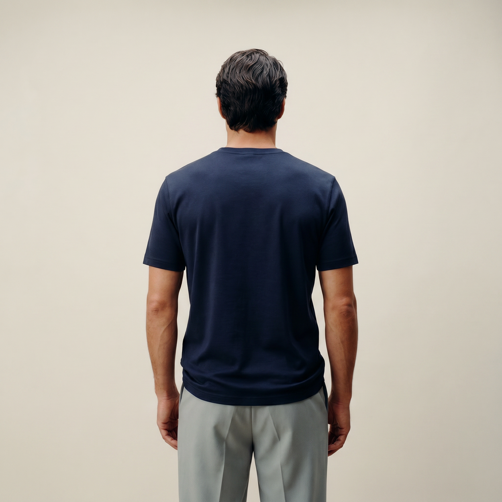 Pima Reserve V-Neck T-Shirt model Matteo in Navy