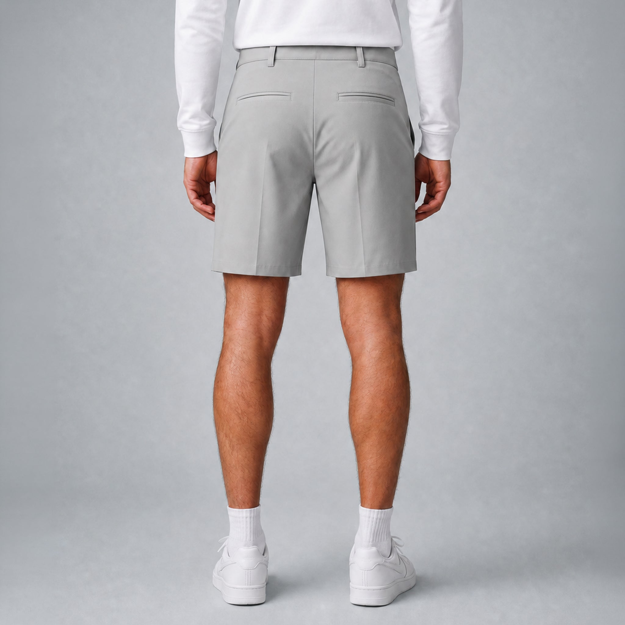 Custom shorts model Matteo in Light Gray