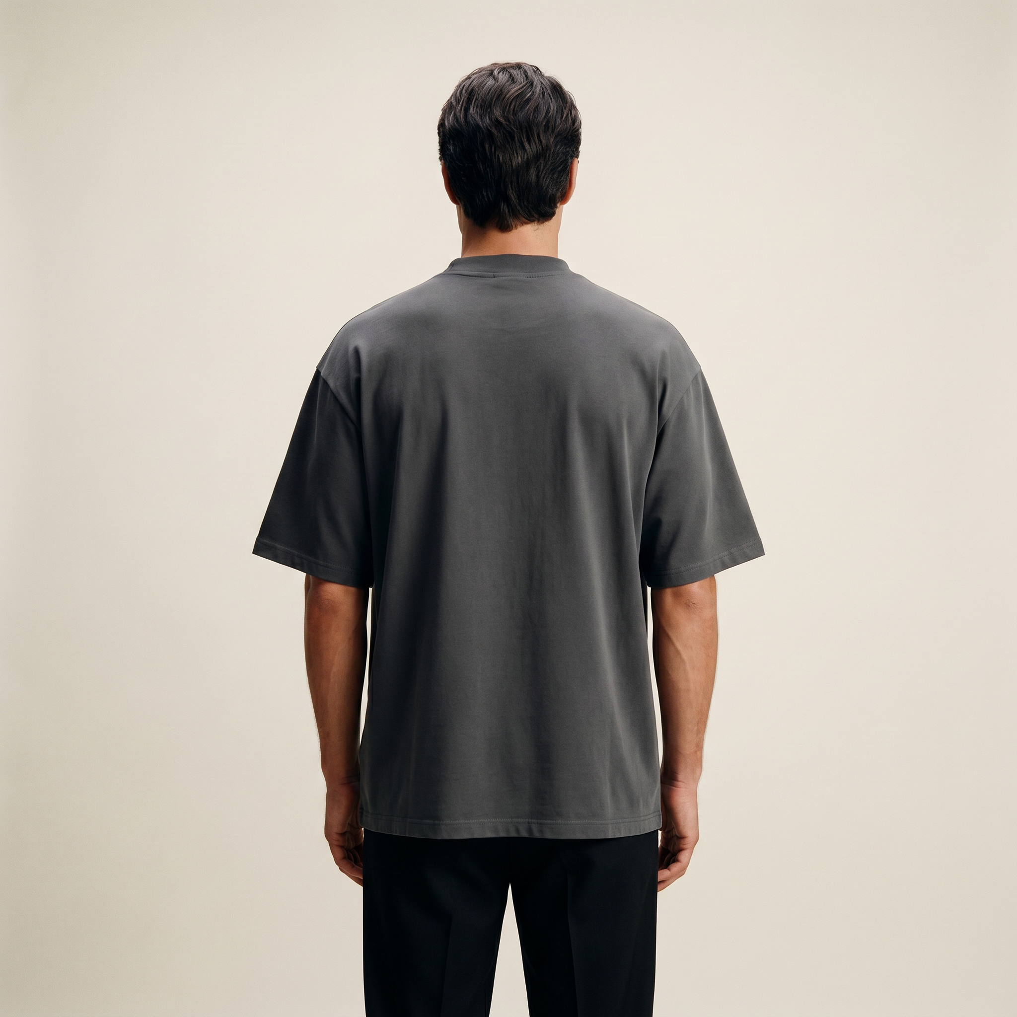 Cumulus oversized t-shirt on a beige background model Kive in Canyon