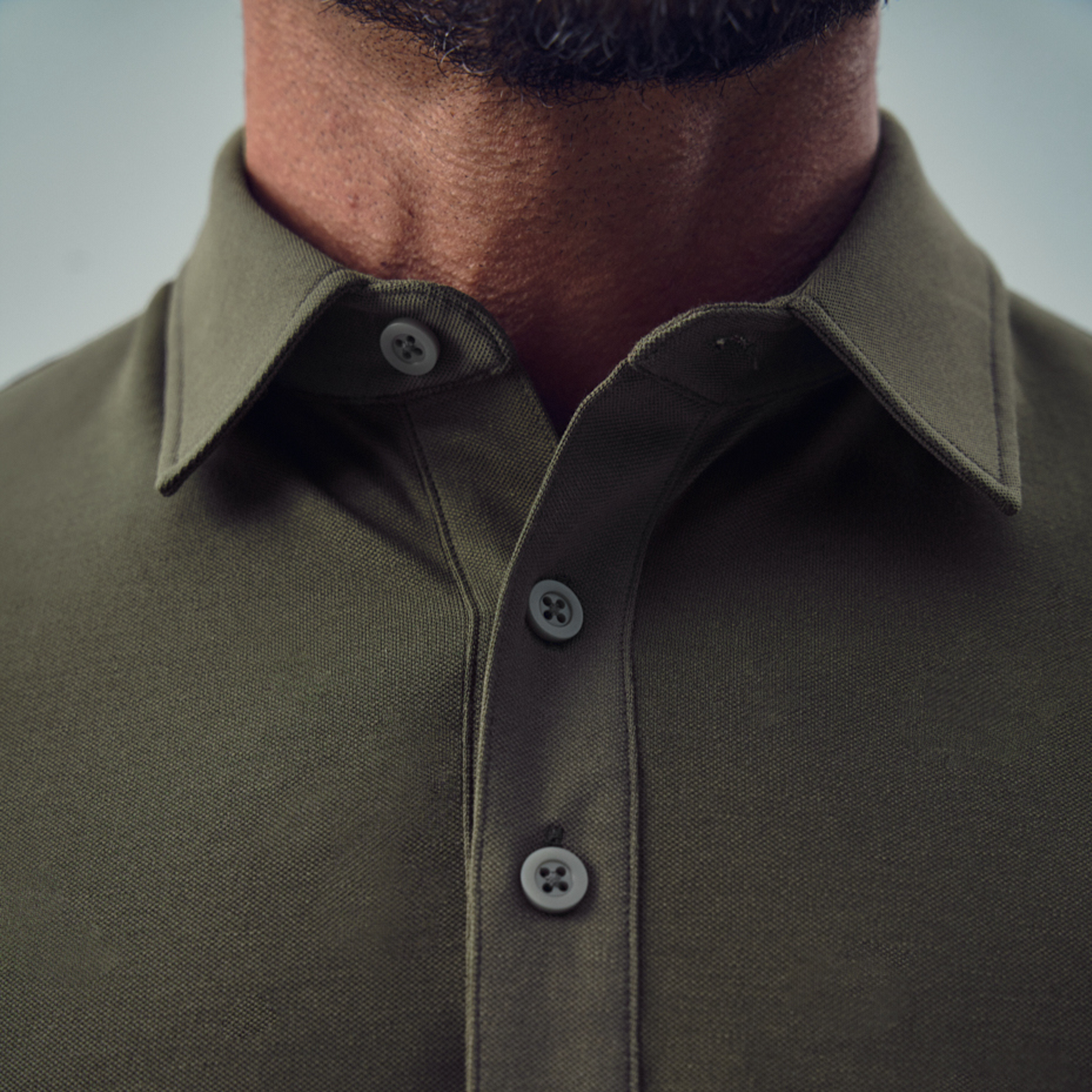 custom-fit golf polo model chad in olive