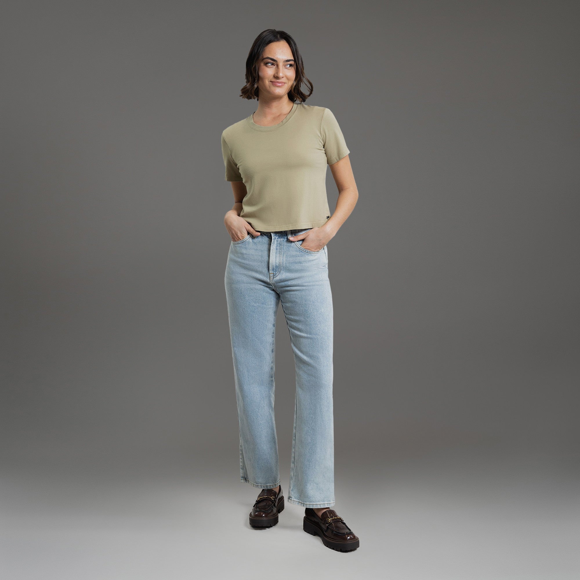 custom women's sizeless t-shirt model Moe in Sand