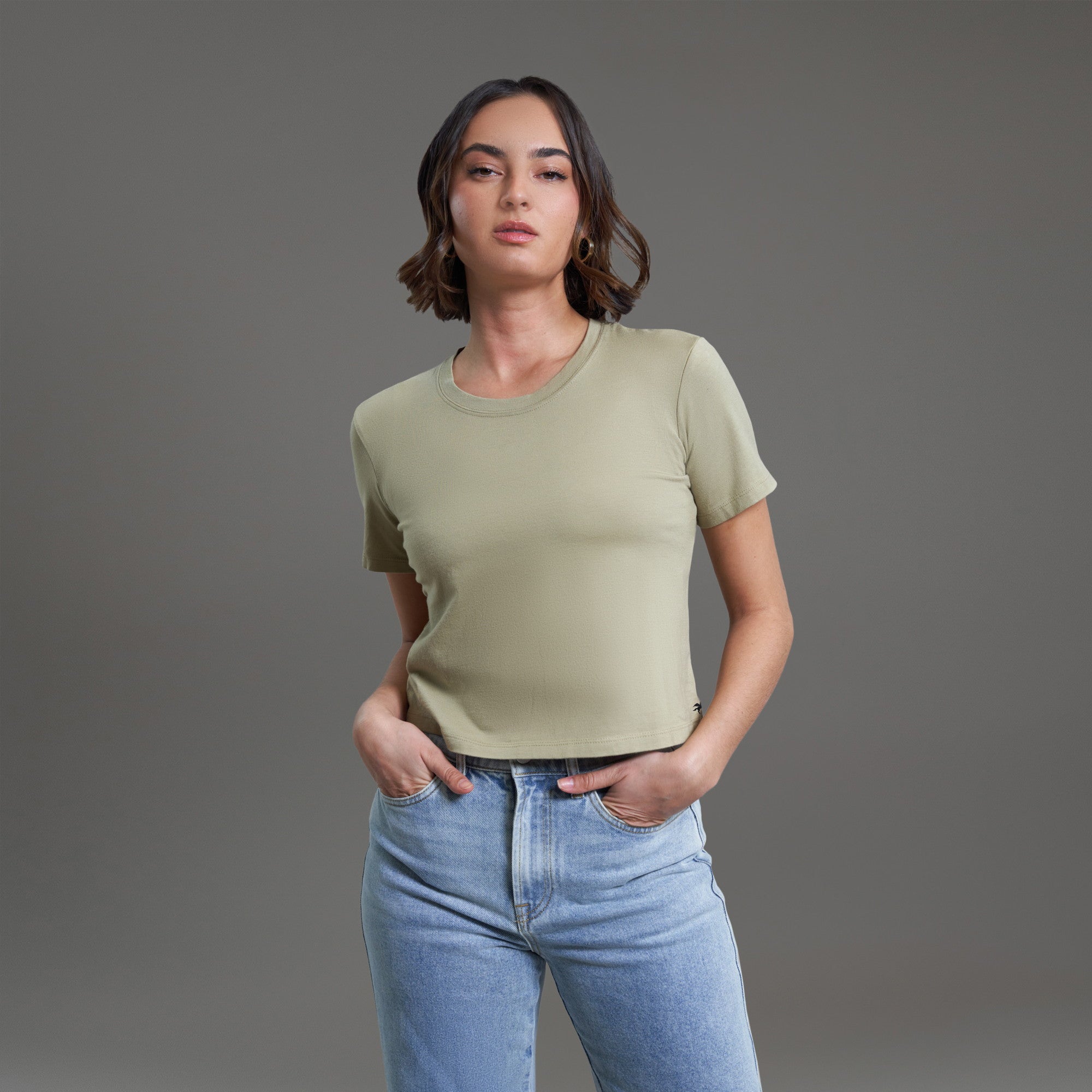 custom women's sizeless t-shirt model Moe in Mist