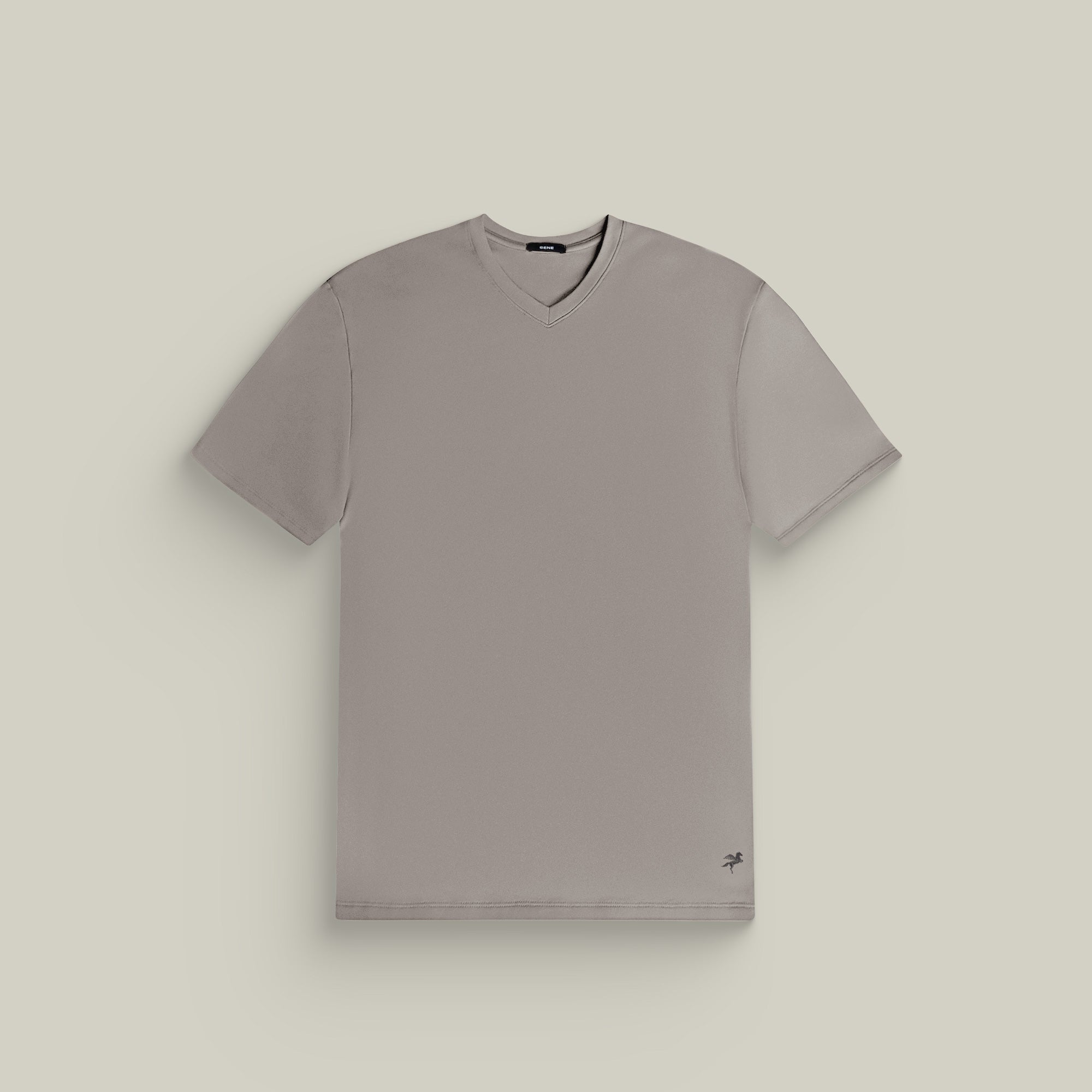 Cumulus v-neck t-shirt on a beige background model Jessey in Best-Seller