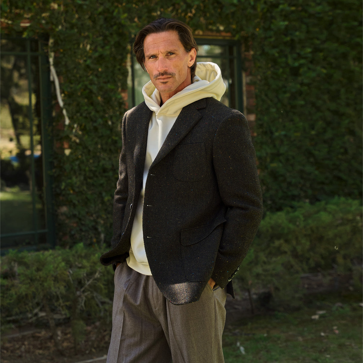 Estate Blazer model Tyler in Smoked Oak Herringbone