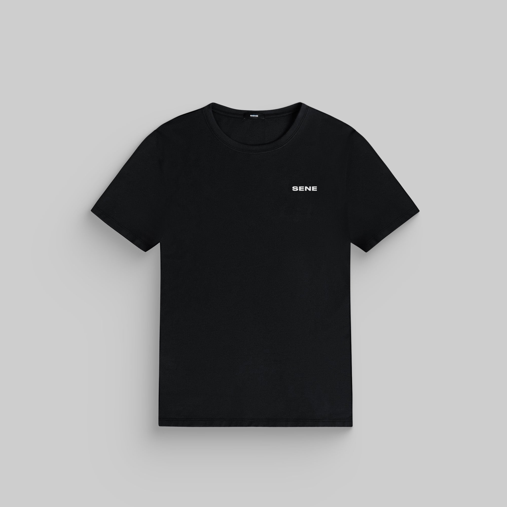 CoolTech Crew T-Shirt model Matteo in Black