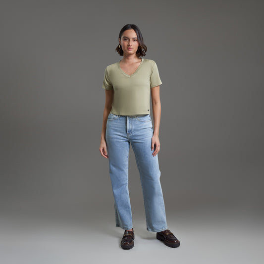 women's custom v-neck model Moe in Mist