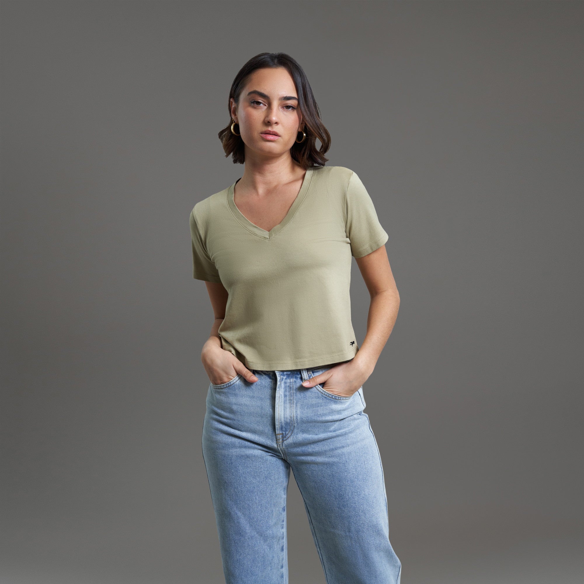 women's custom v-neck model Moe in Mist