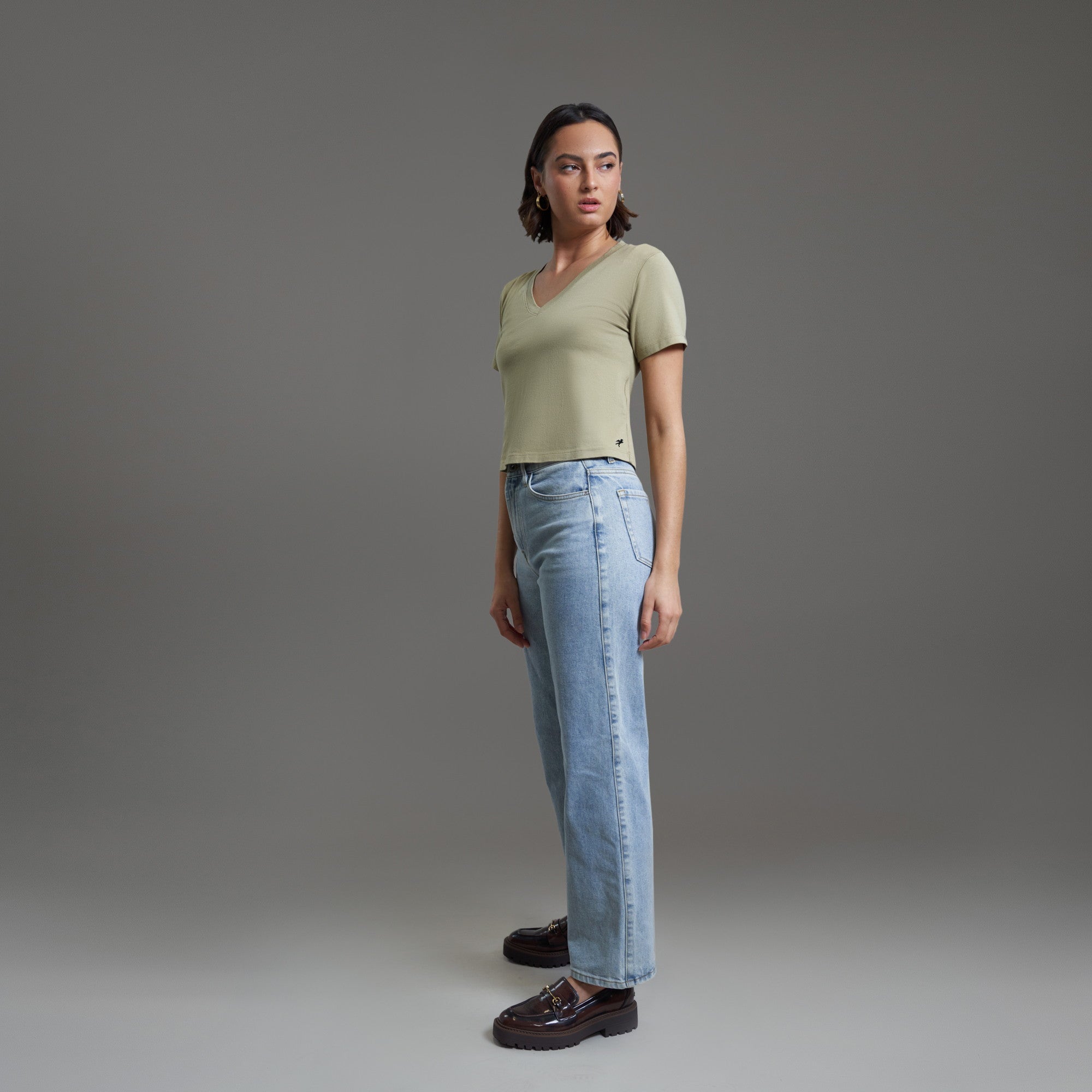 women's custom v-neck model Moe in Mist