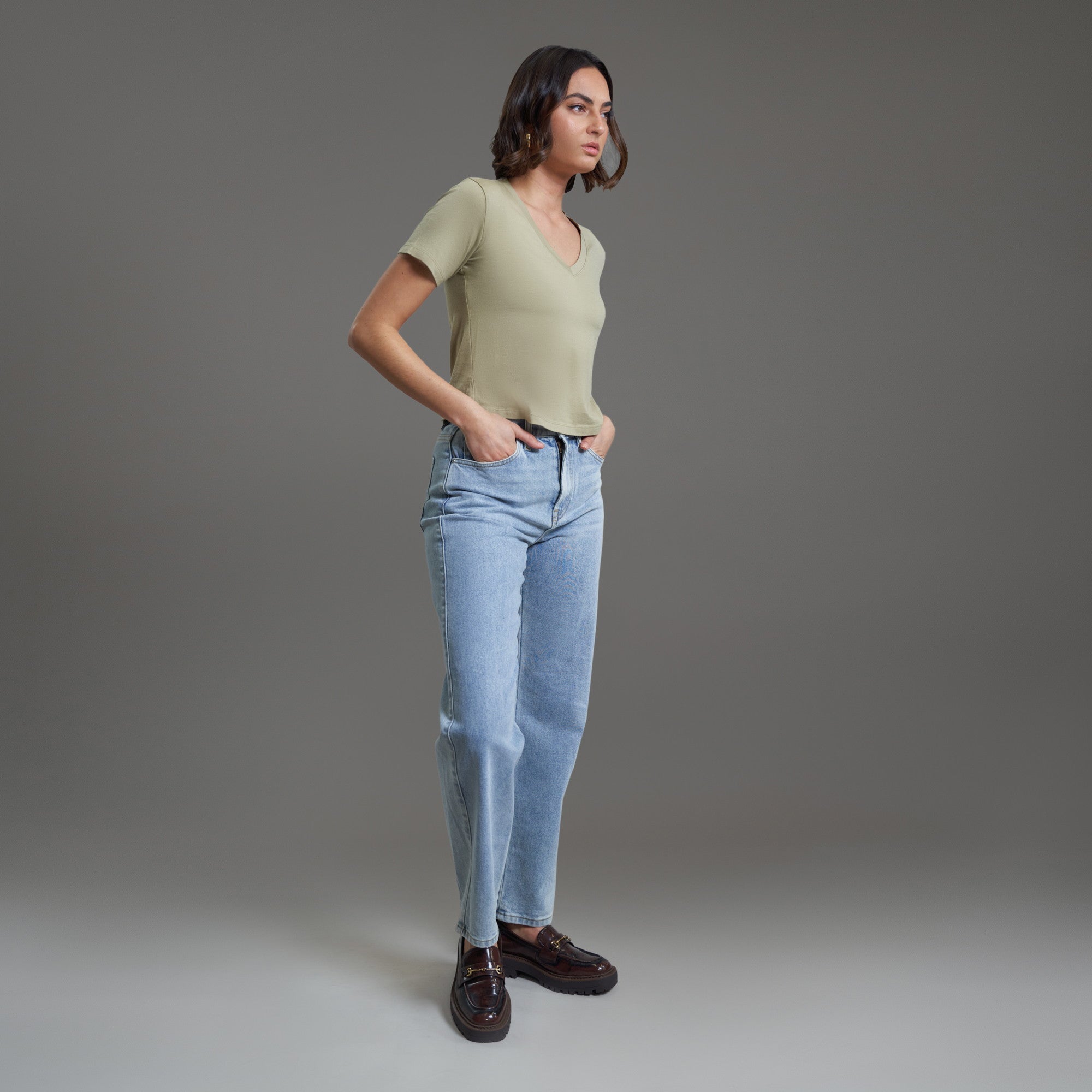 women's custom v-neck model Moe in Mist