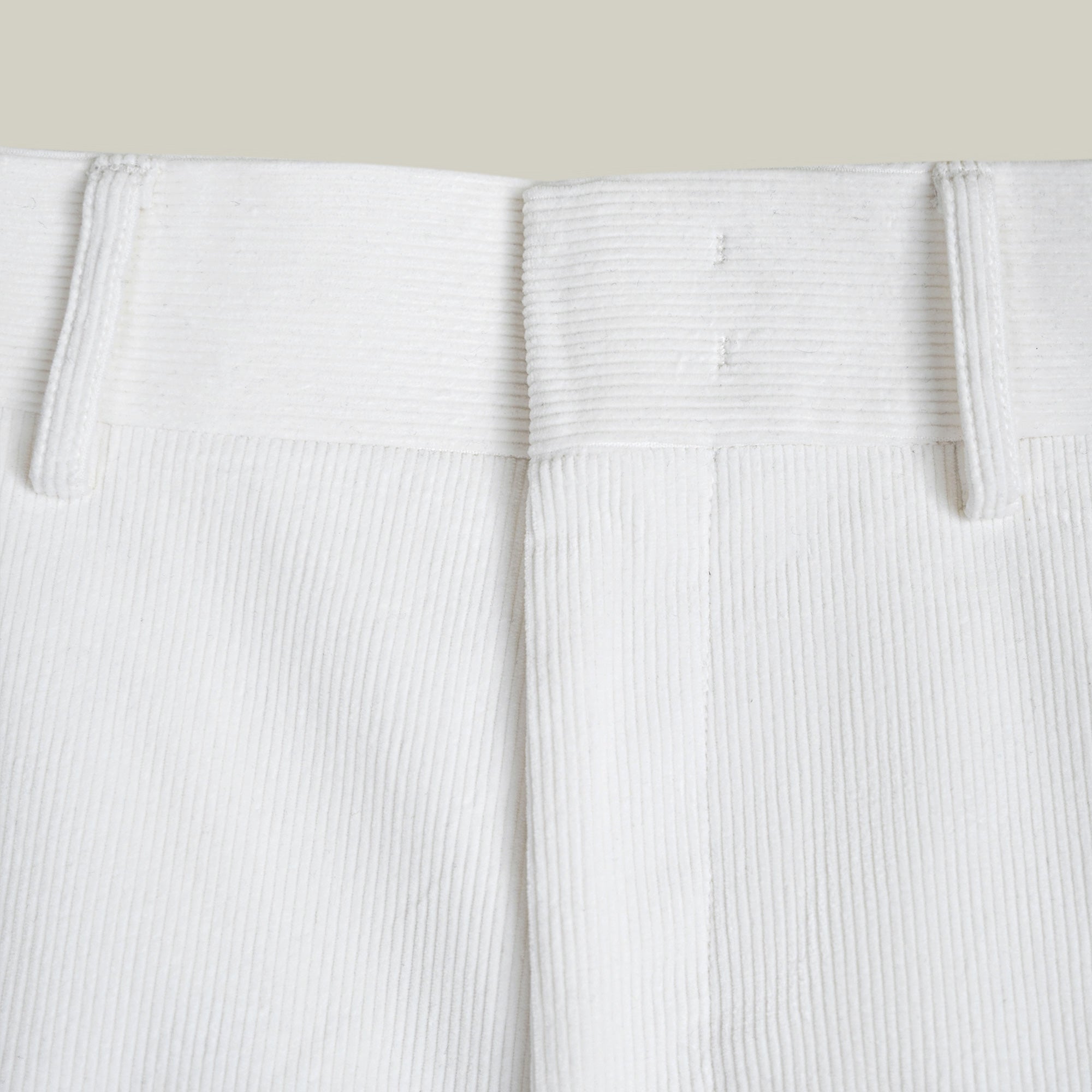 Tags:(Large | 6'1" - 165) Custom Peak Lapel Tuxedo model Jessey in White