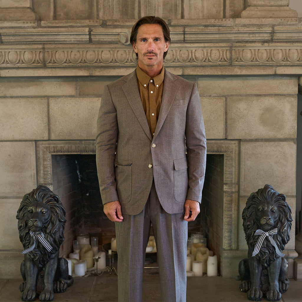Arden Blazer model Tyler in Weathered Oak