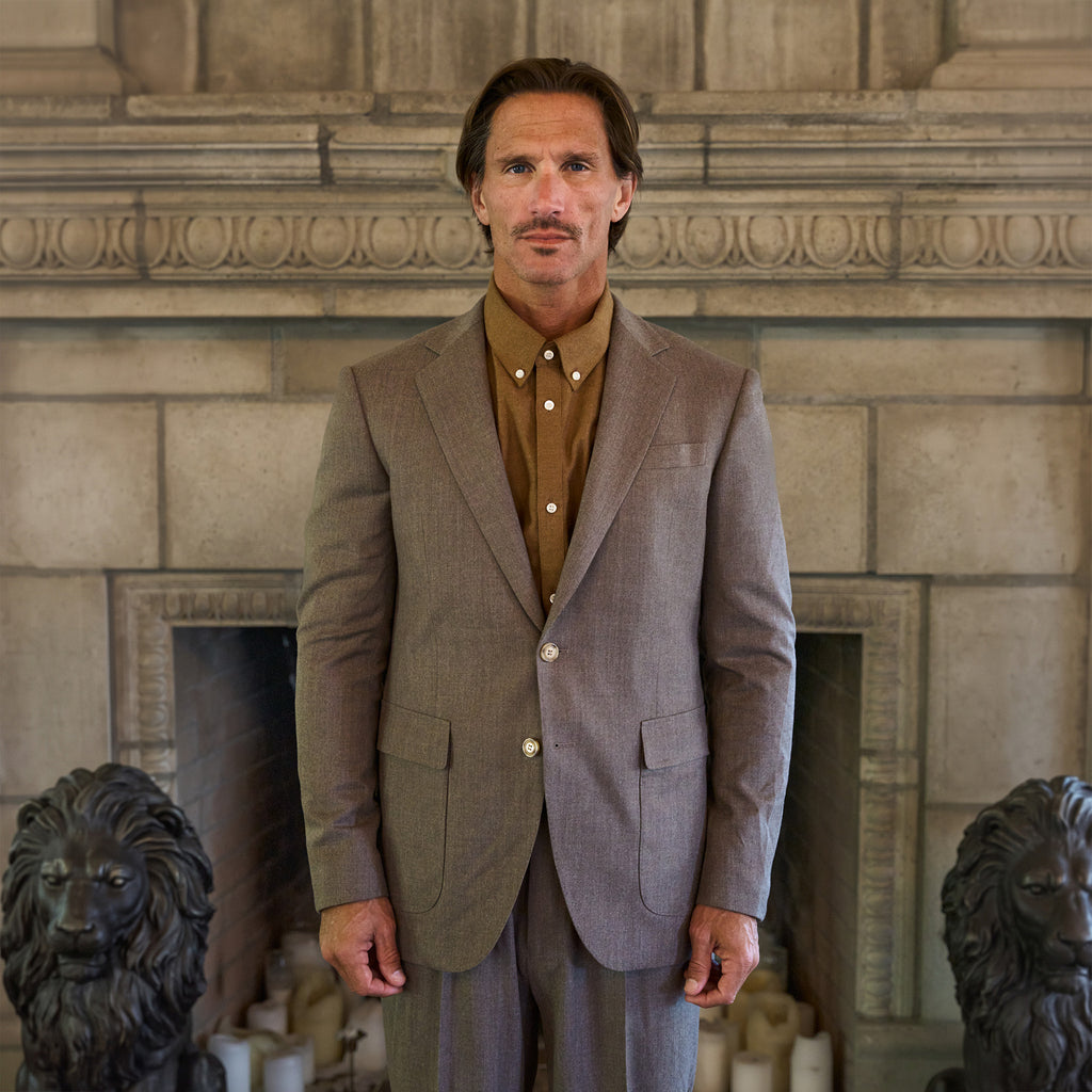 Arden Blazer model Tyler in Weathered Oak