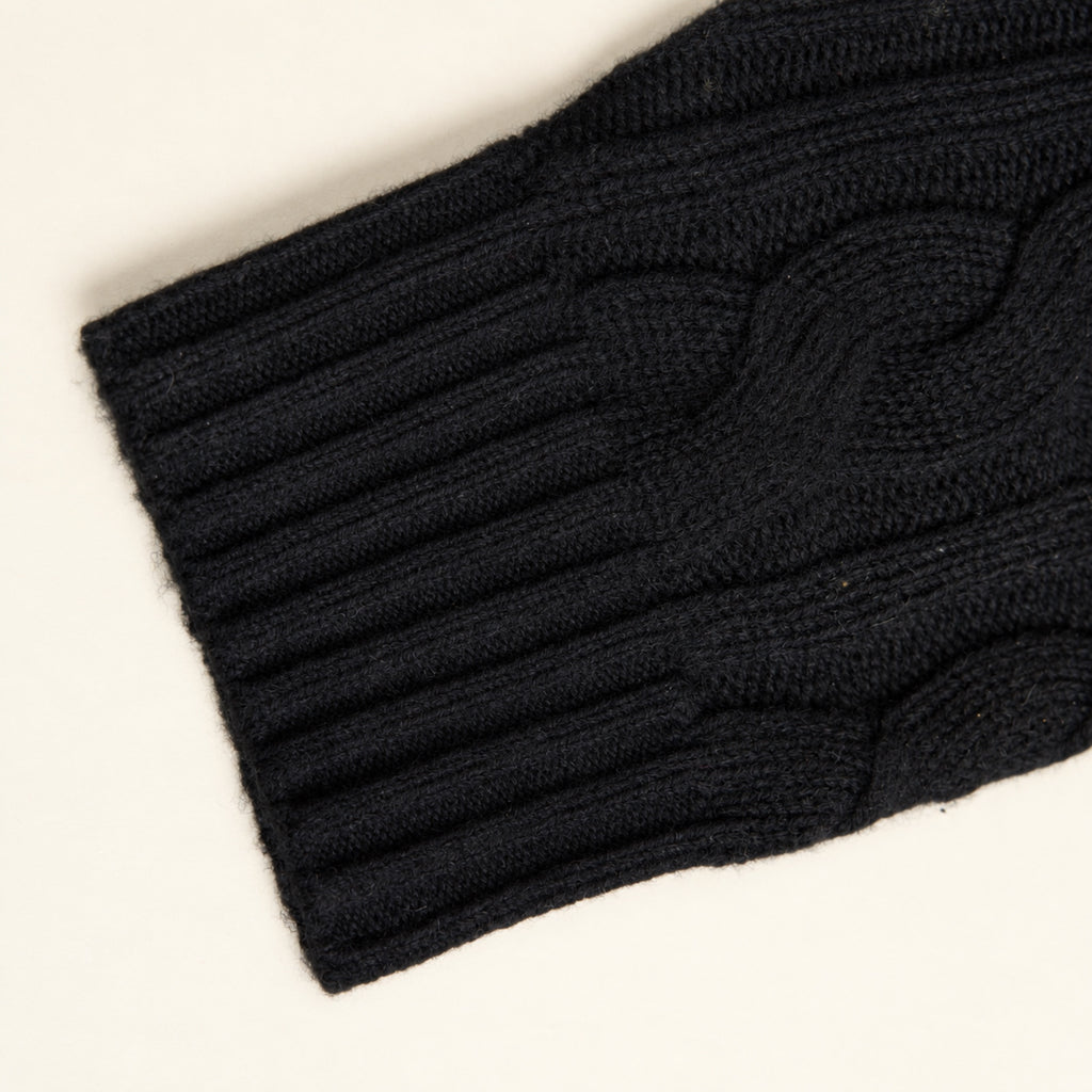 Cable Knit Wool Cardigan model Matteo in Black