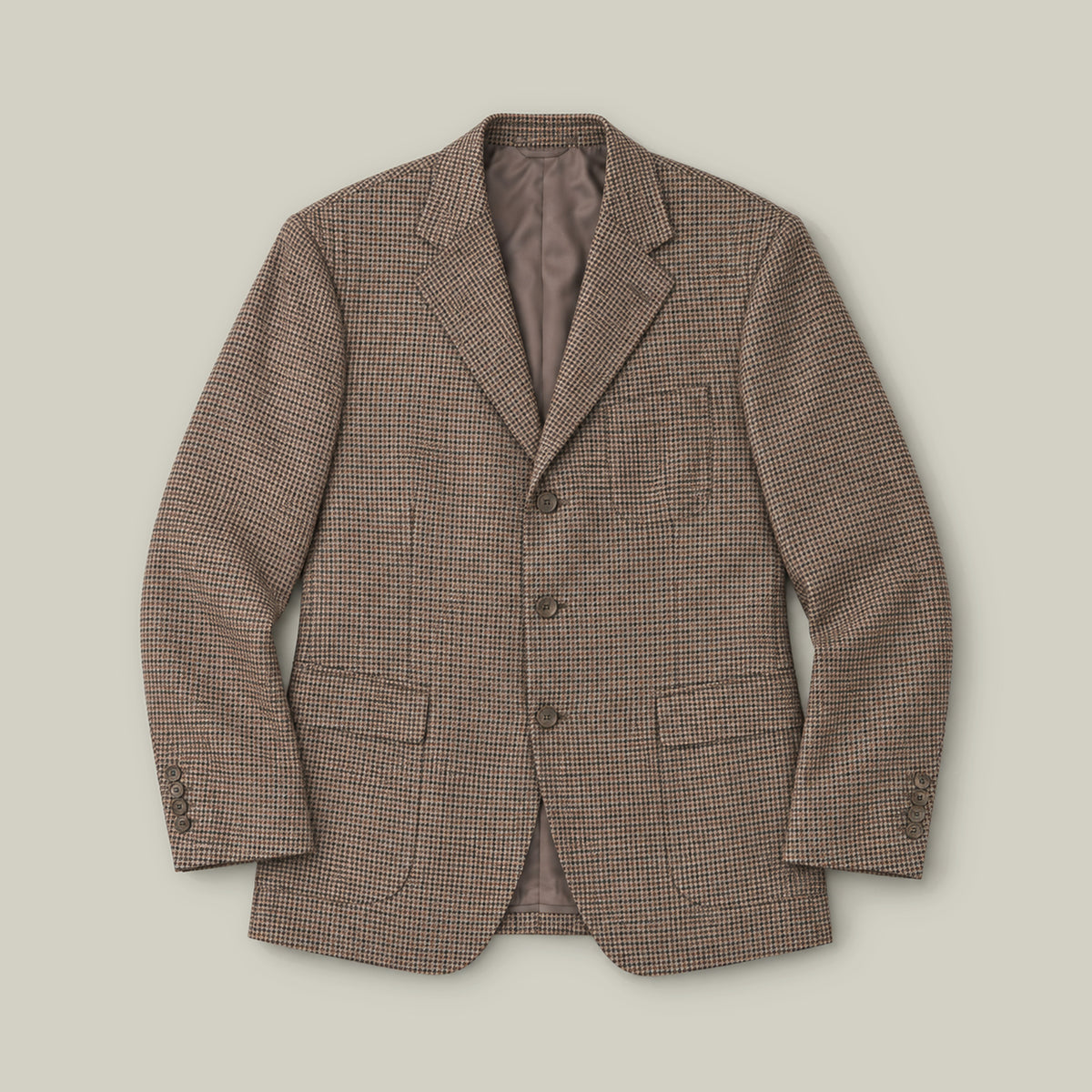 Estate Blazer model Tyler in Russet Houndstooth
