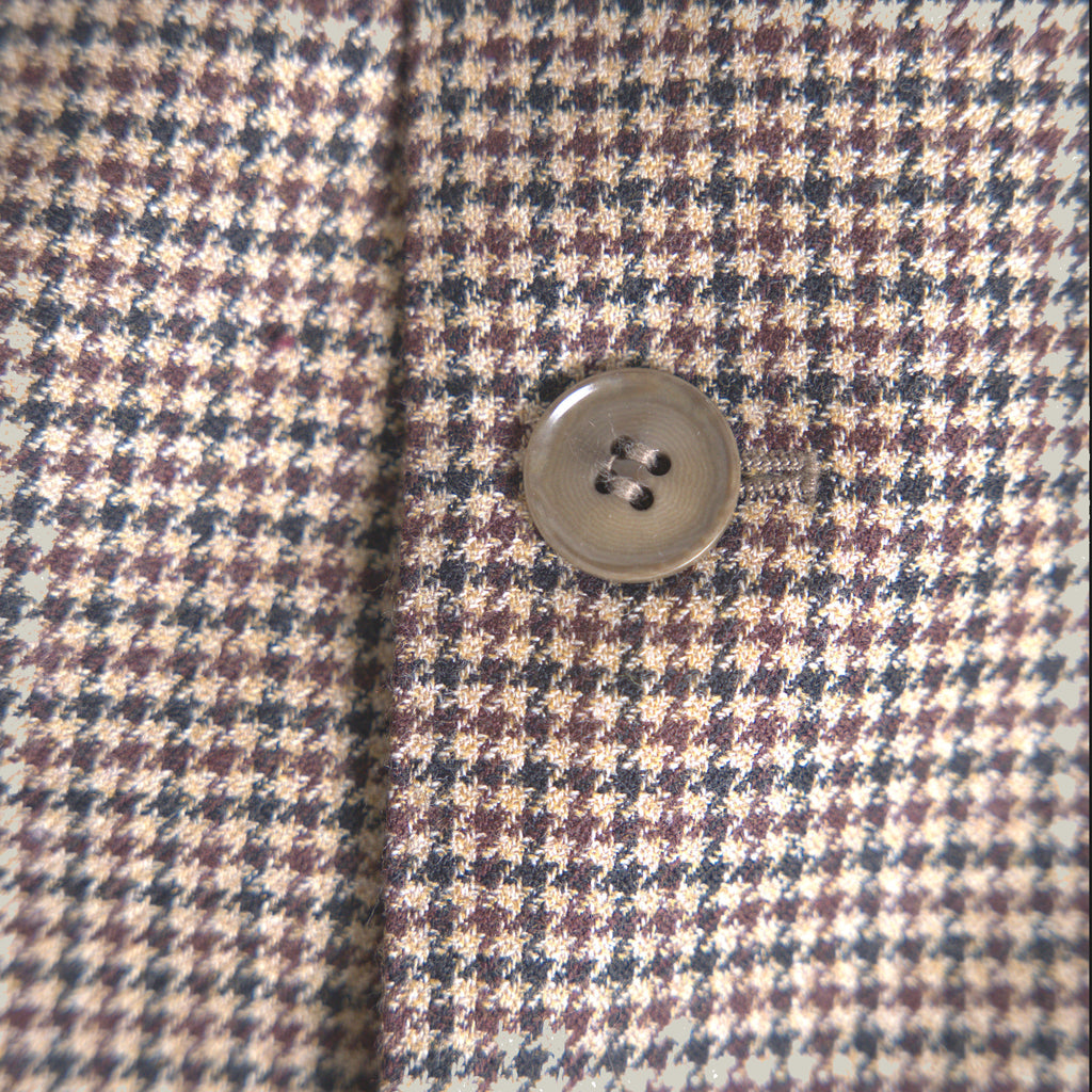 Estate Blazer model Tyler in Russet Houndstooth