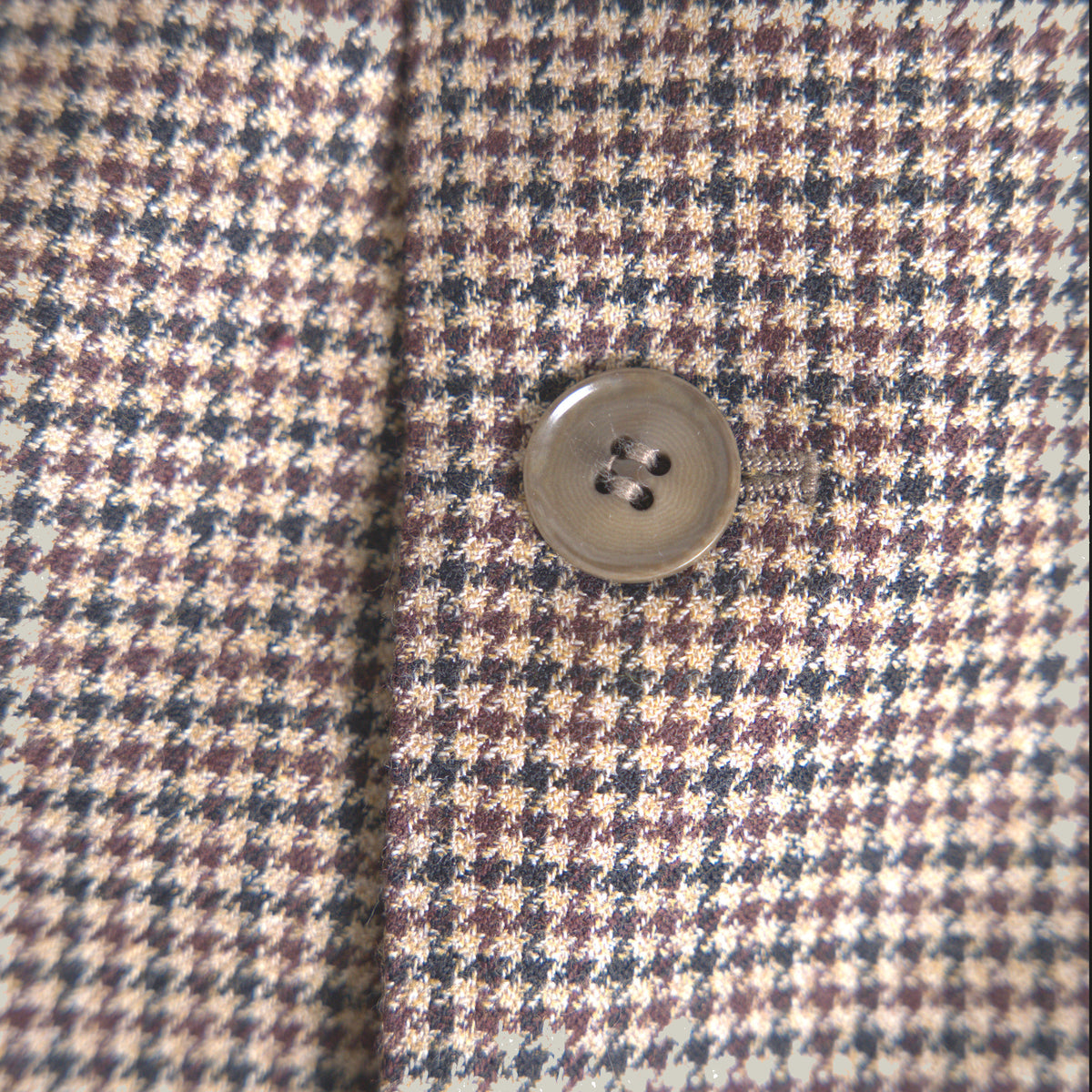 Estate Blazer model Tyler in Russet Houndstooth