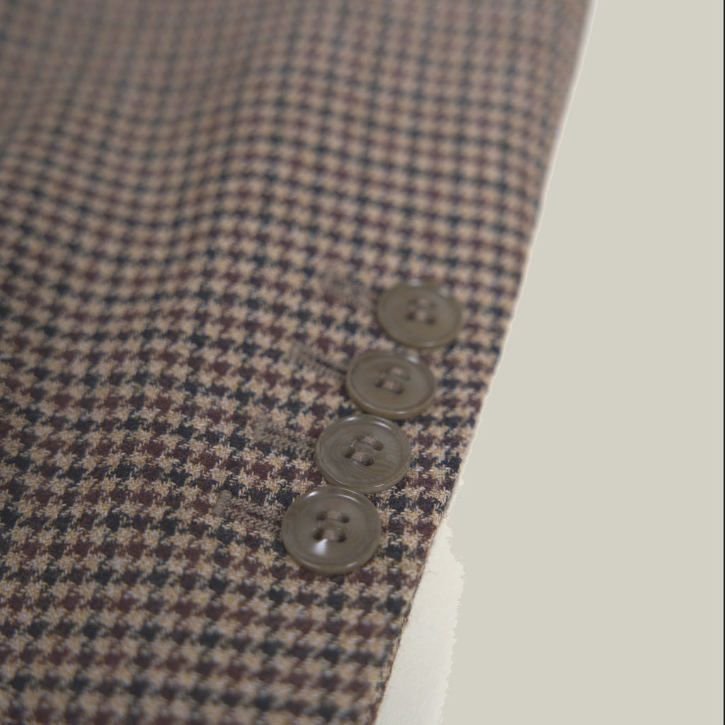 Estate Blazer model Tyler in Russet Houndstooth