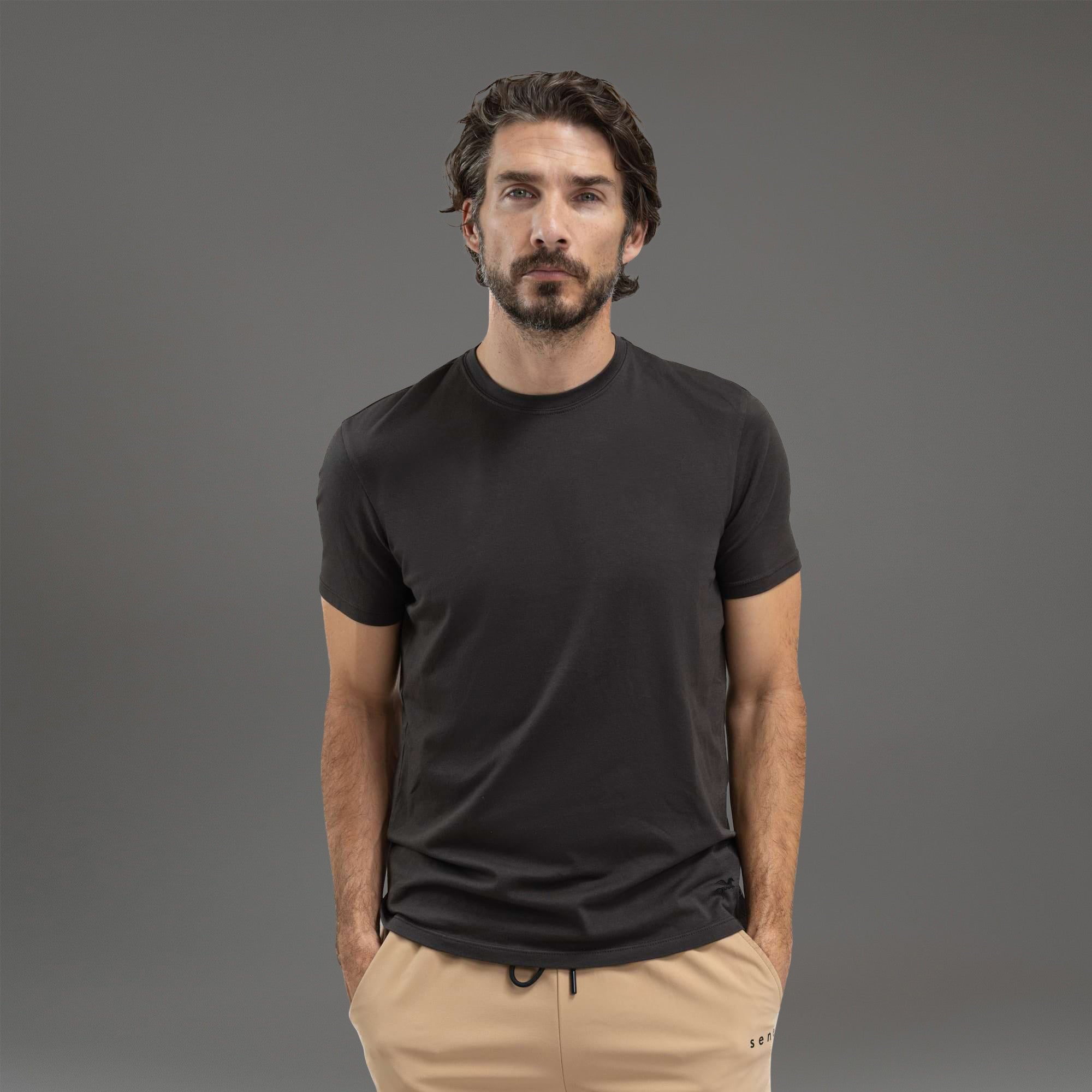 Tags:(Tailored|Standard) custom crew neck t-shirt los angeles model John in Ash