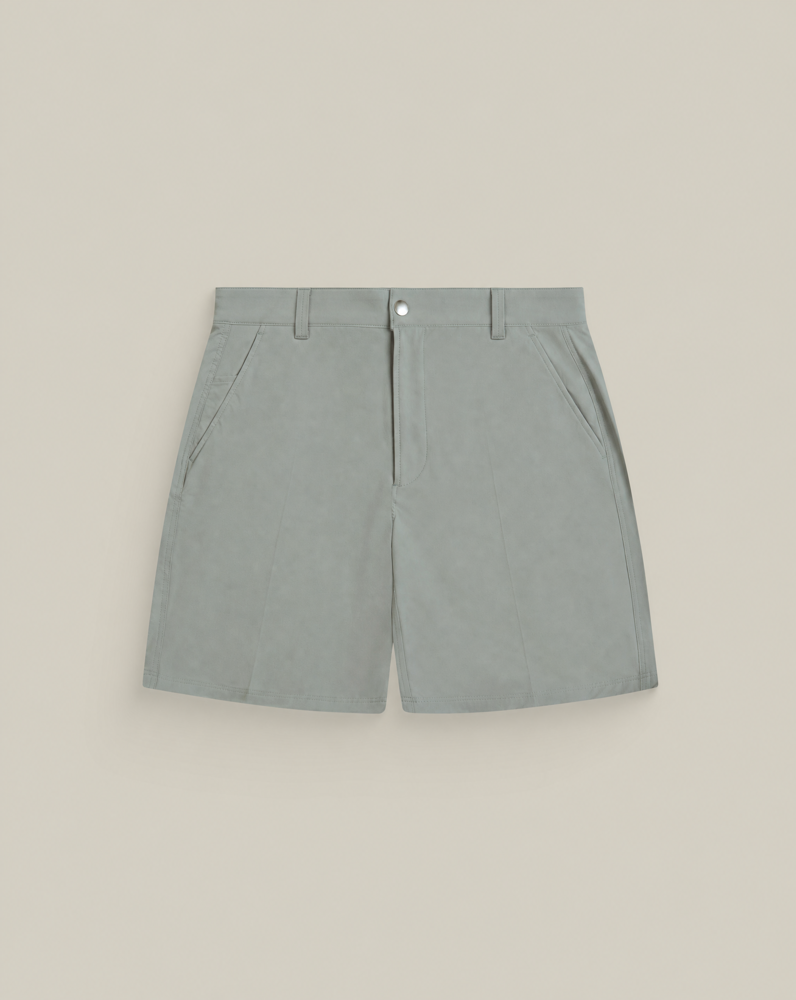 Custom shorts model Matteo in Light Gray