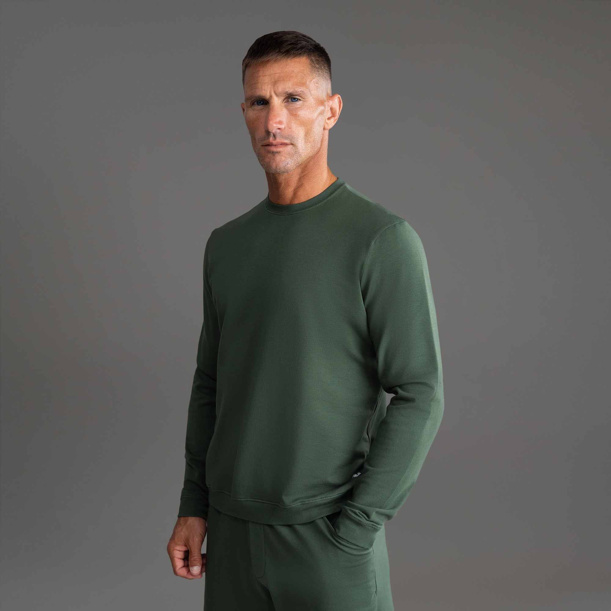 Tags:(6'0" - 180 lbs|Large) custom pullover model Tyler in Moss