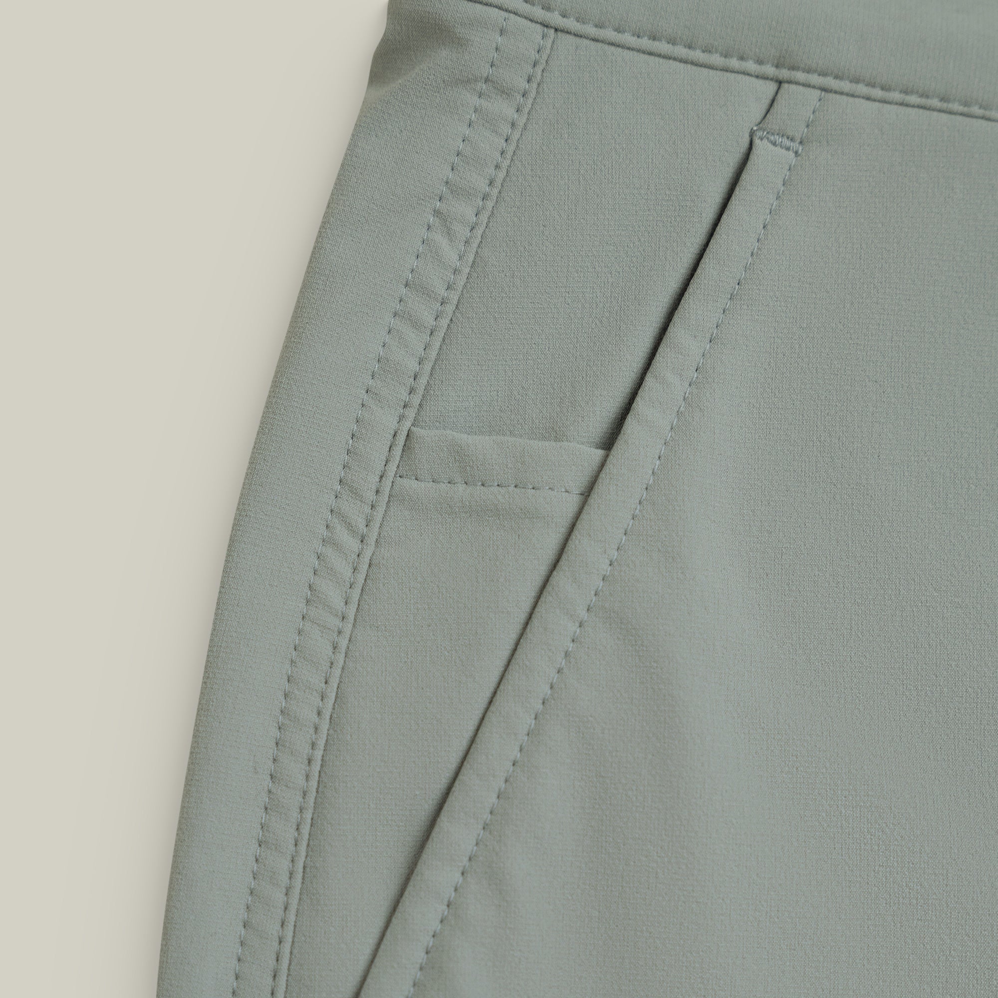 Tags:(6’2" - 180 lbs) Custom shorts model Matteo in Light Gray