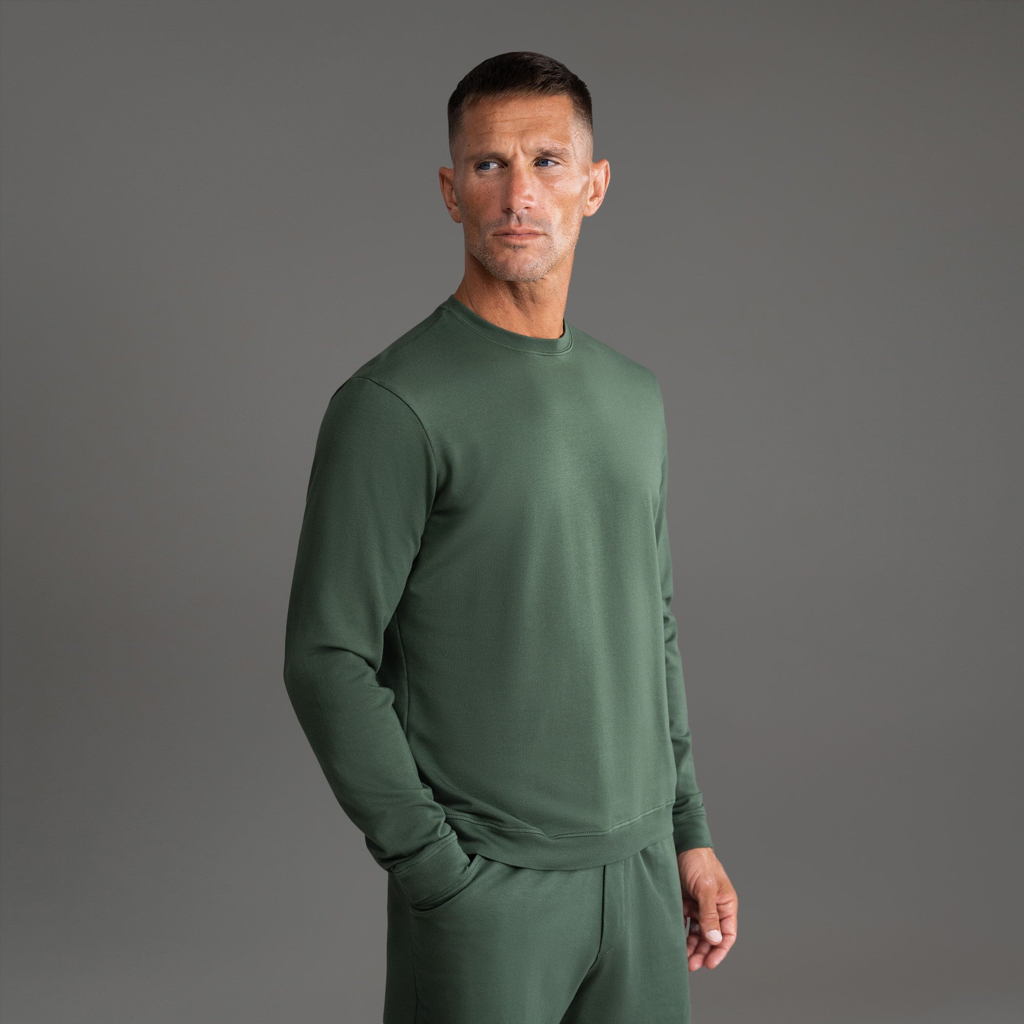 Tags:(6'0" - 180 lbs|Large) custom pullover model Tyler in Moss