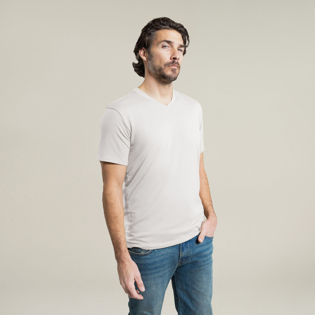Cloud V-Neck T-Shirt model John in Bone