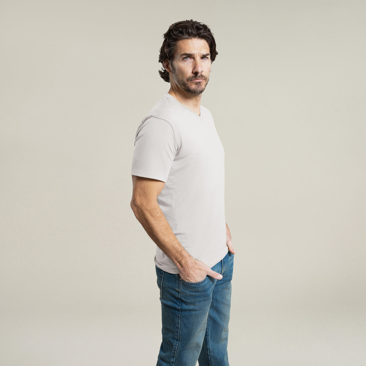 Cloud V-Neck T-Shirt model John in Bone