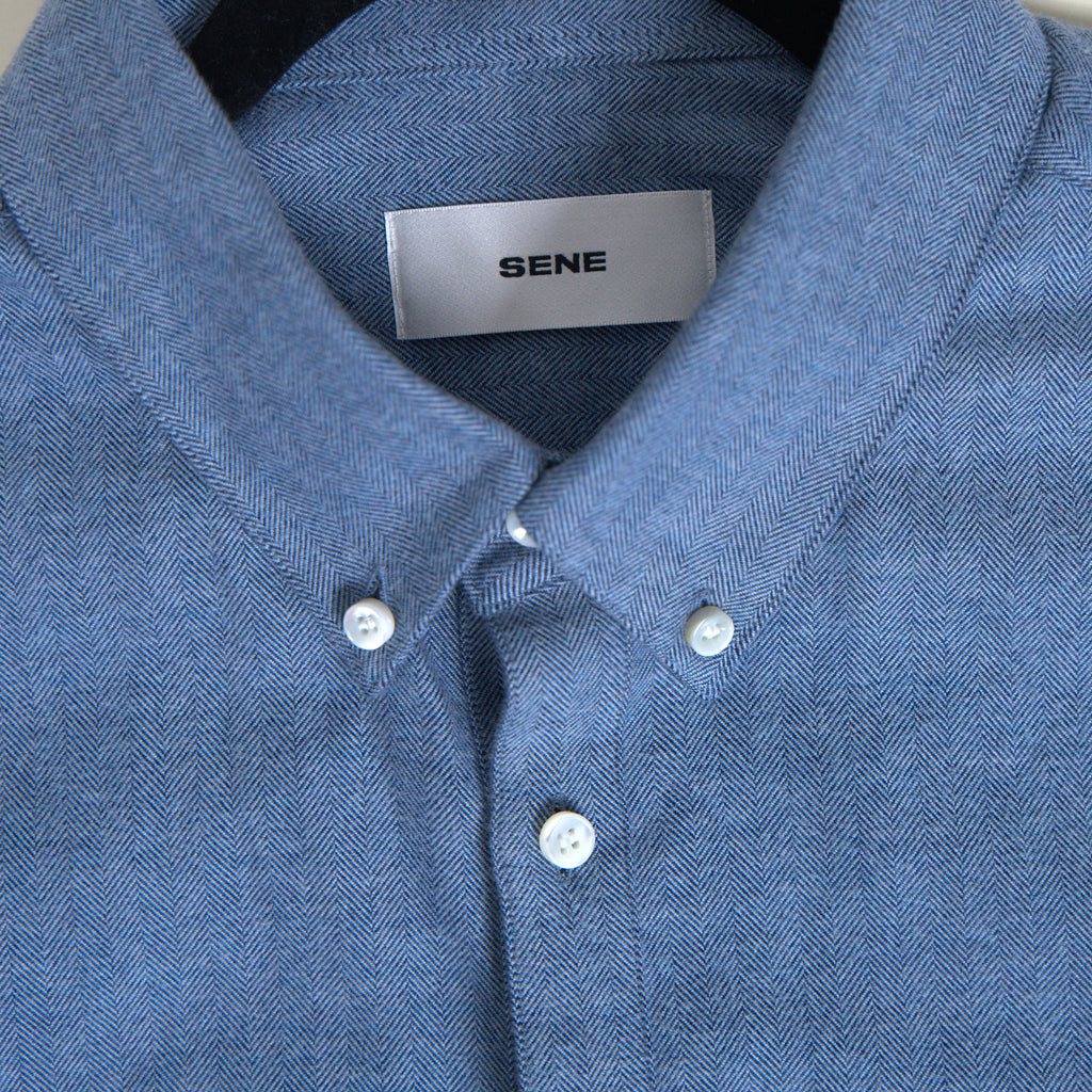 Estate Western Shirt model Tyler in Sierra Blue
