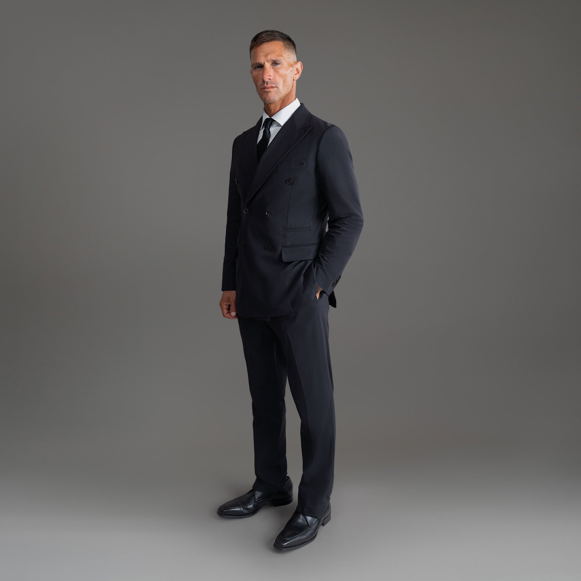 Tags:(6'0"|180 lbs) Bespoke custom linen men's suit los angeles model Tyler in Black