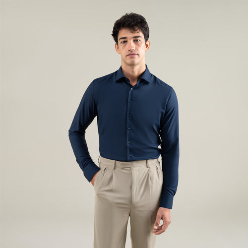 Tags:(6'1"|165) Custom Bespoke Tailored Spread Shirt model Jessey in Ocean BreezeTech