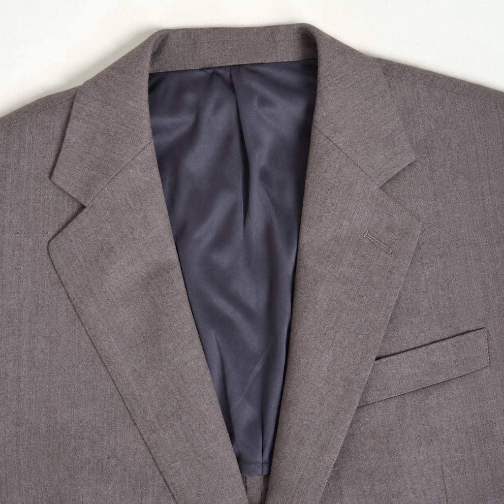 Arden Blazer model Tyler in Weathered Oak