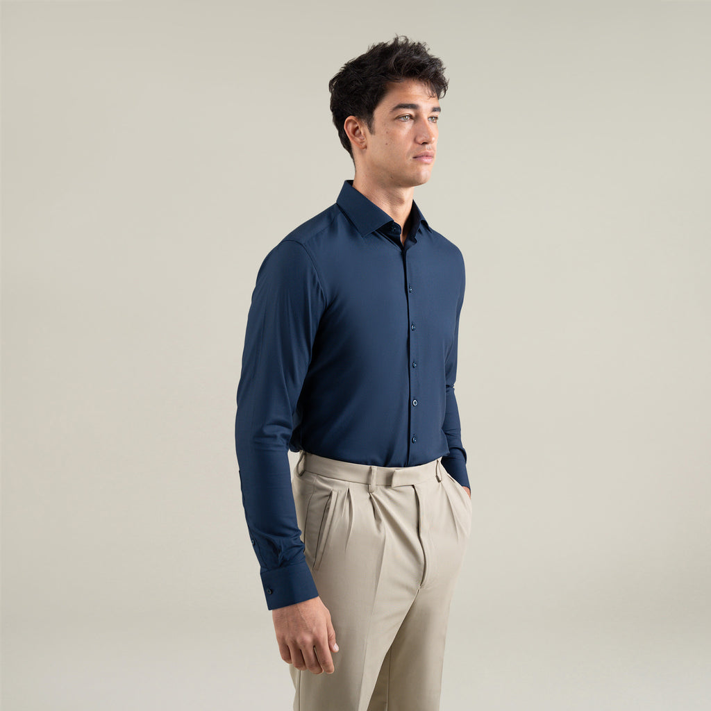 Tags:(6'1"|165) Custom Bespoke Tailored Spread Shirt model Jessey in Ocean BreezeTech