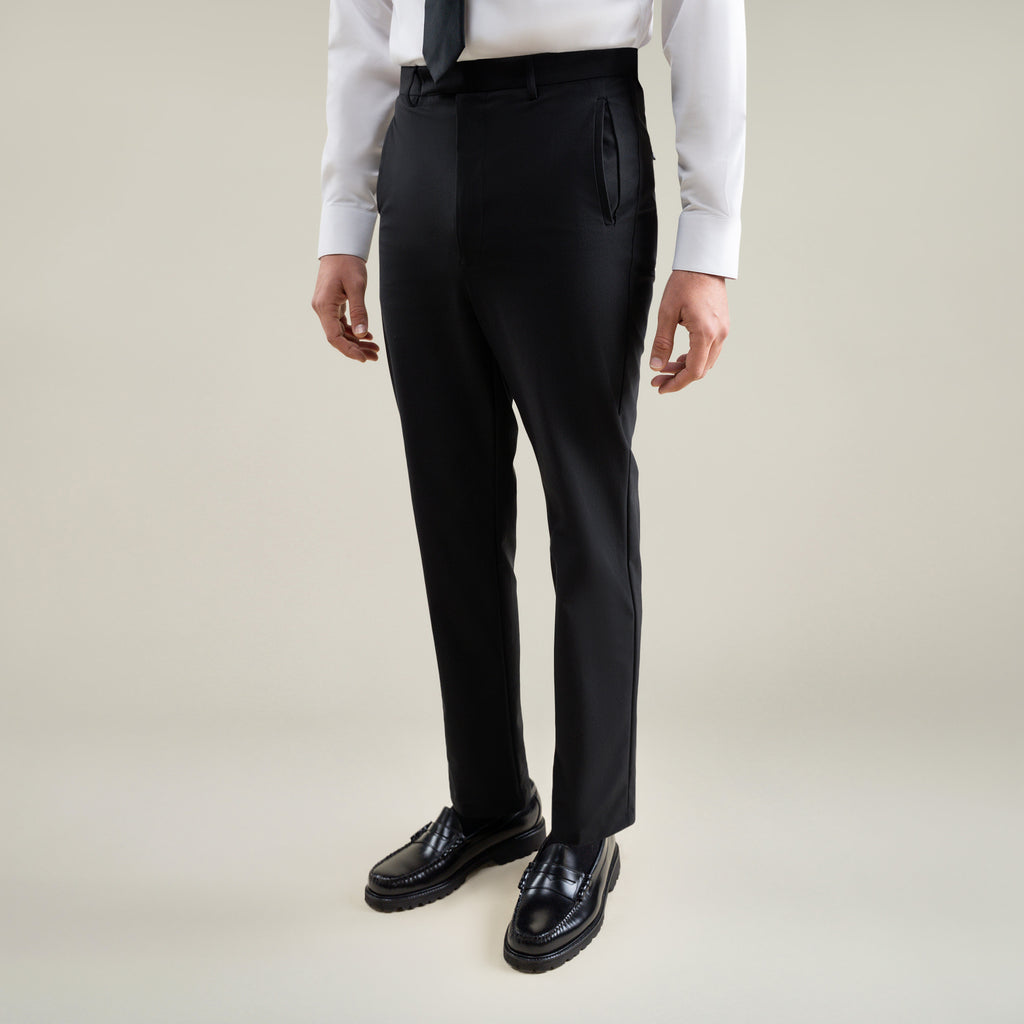 Tags:(6'1"|165) Bespoke custom athleisure technical athletic stretch suit los angeles model Jessey in Black