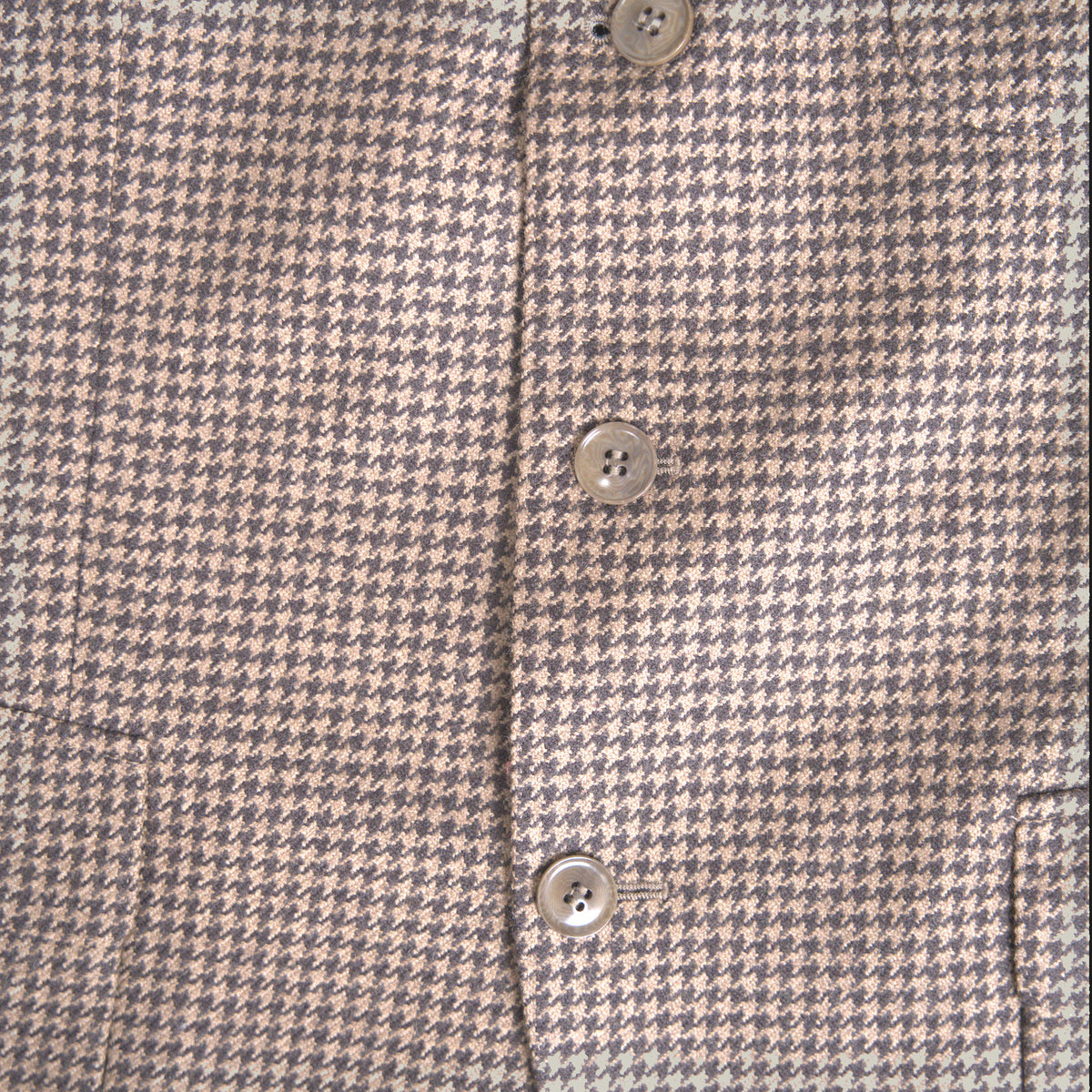 Estate Blazer model Tyler in Tobacco Houndstooth