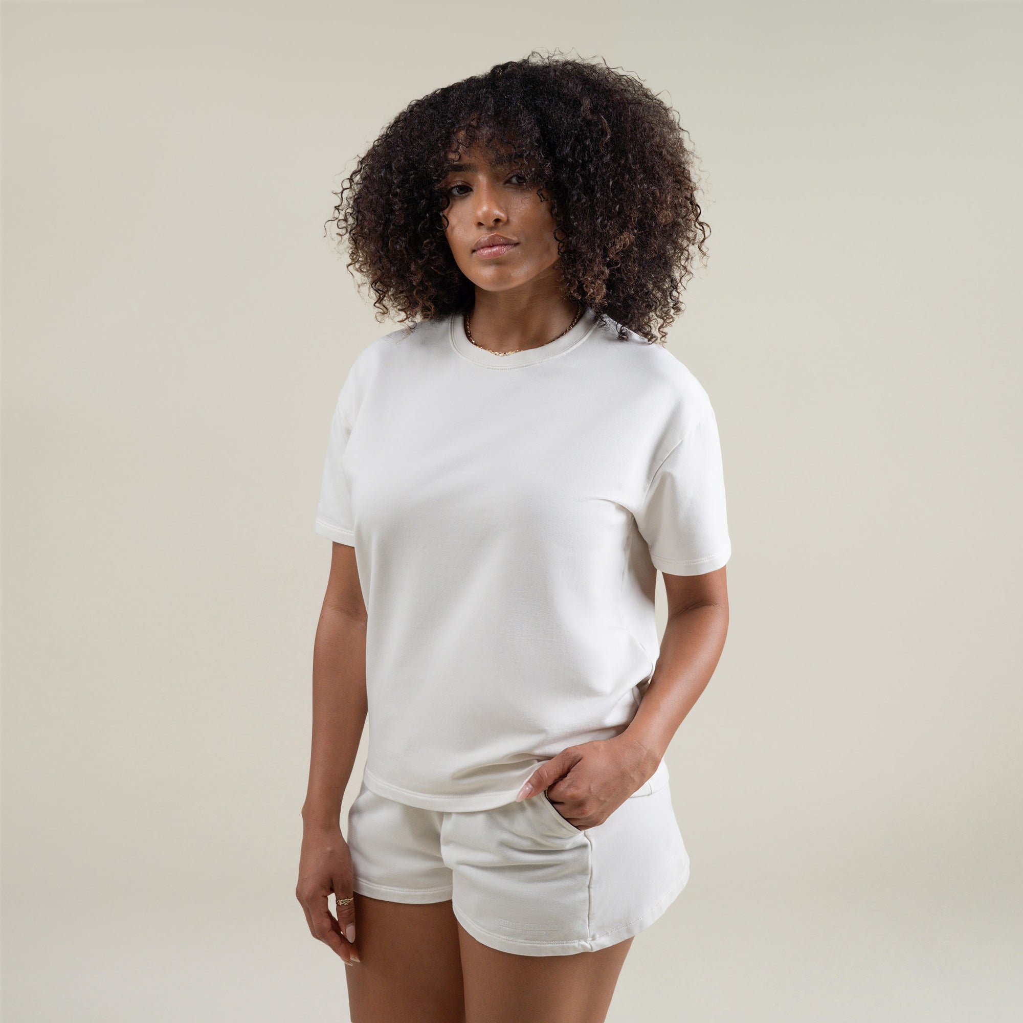  custom t-shirt tee model Melissa in Bone