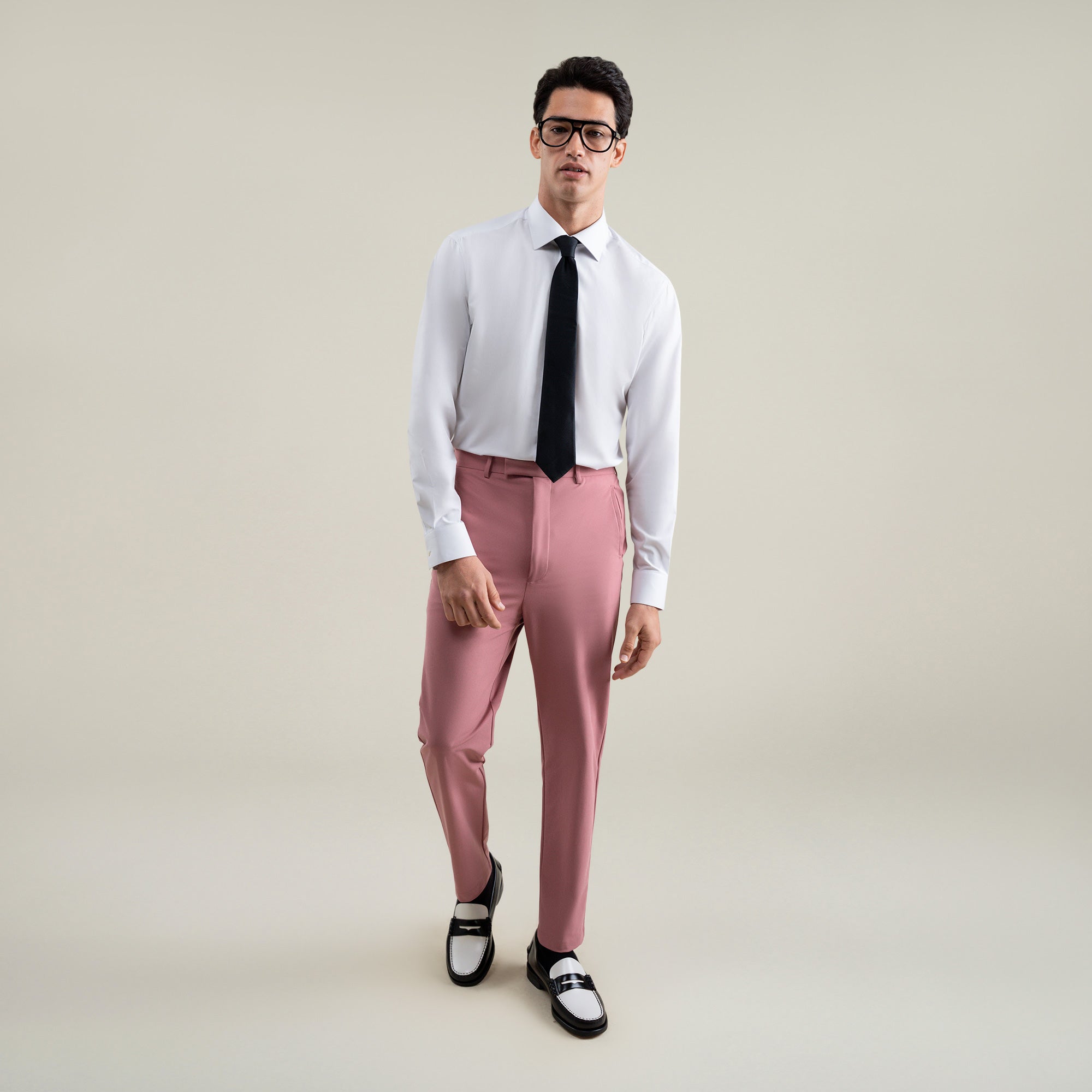 Tags:(6'1"|165) bespoke custom trousers pant chino performance technical model Jessey in Desert Rose