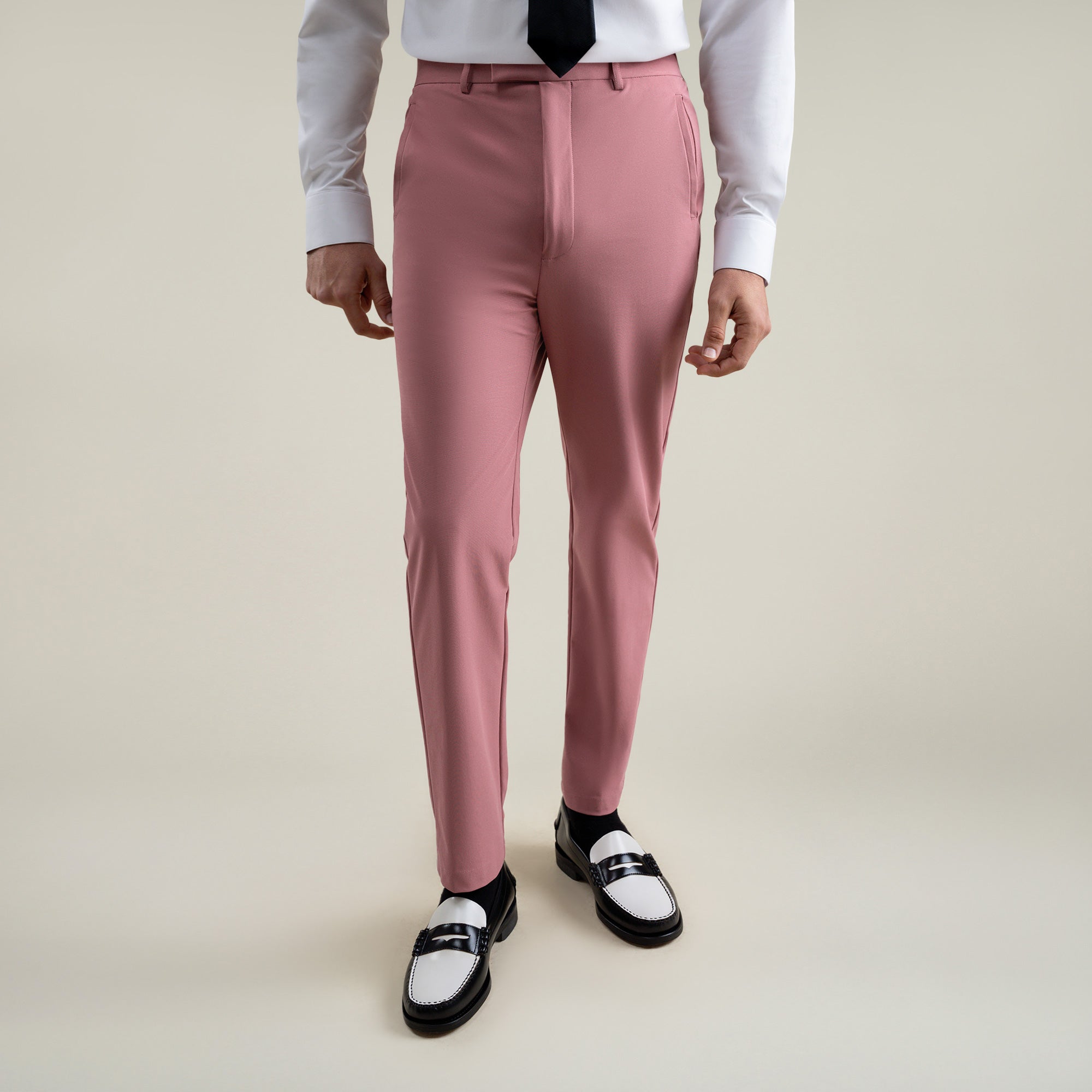 Tags:(6'1"|165) bespoke custom trousers pant chino performance technical model Jessey in Desert Rose