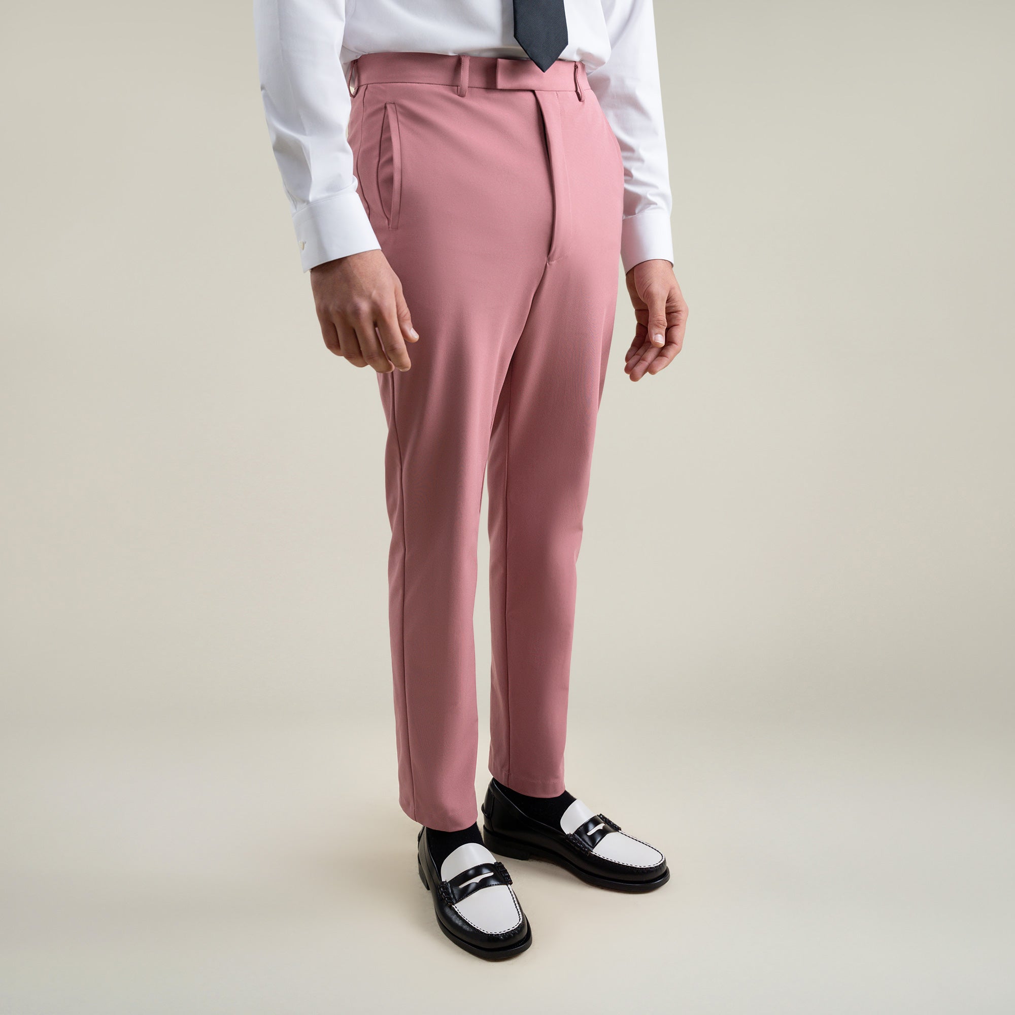 Tags:(6'1"|165) bespoke custom trousers pant chino performance technical model Jessey in Desert Rose