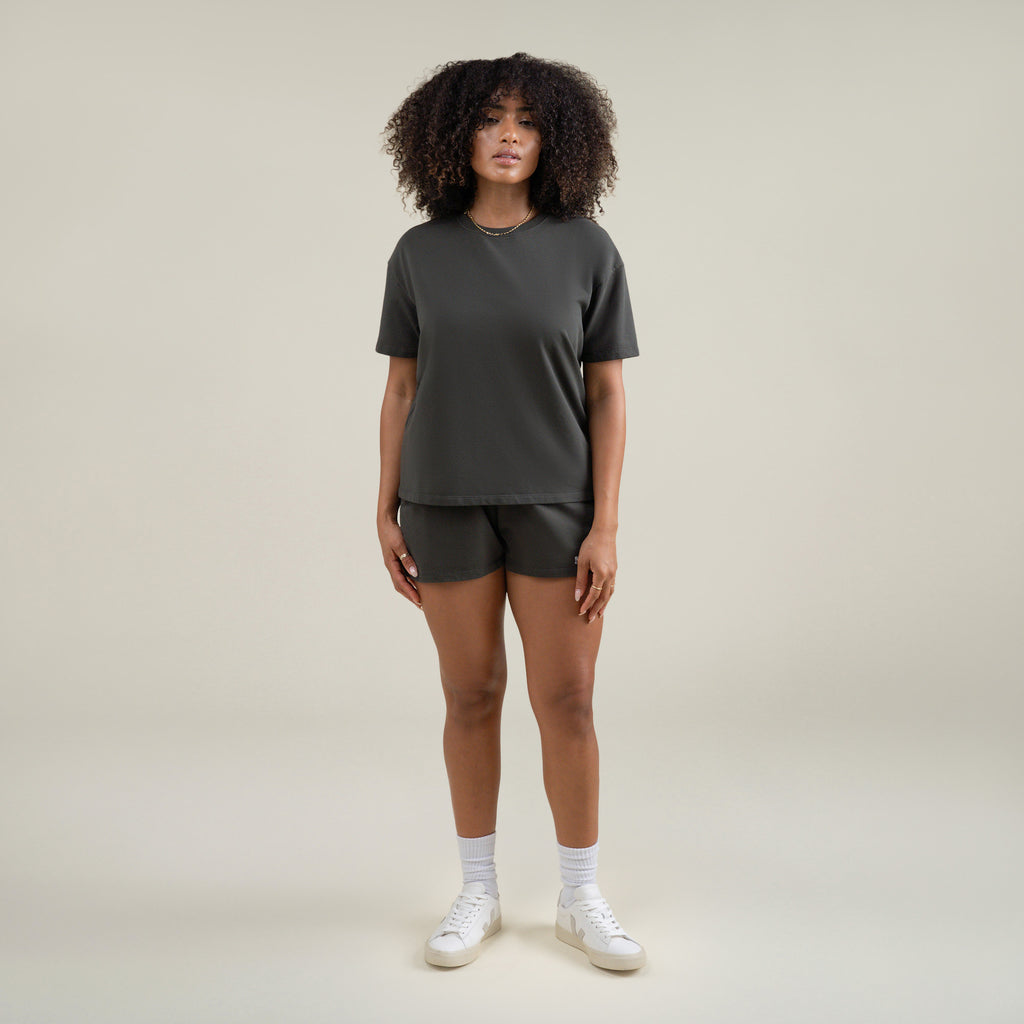  custom t-shirt tee model Melissa in Smoke