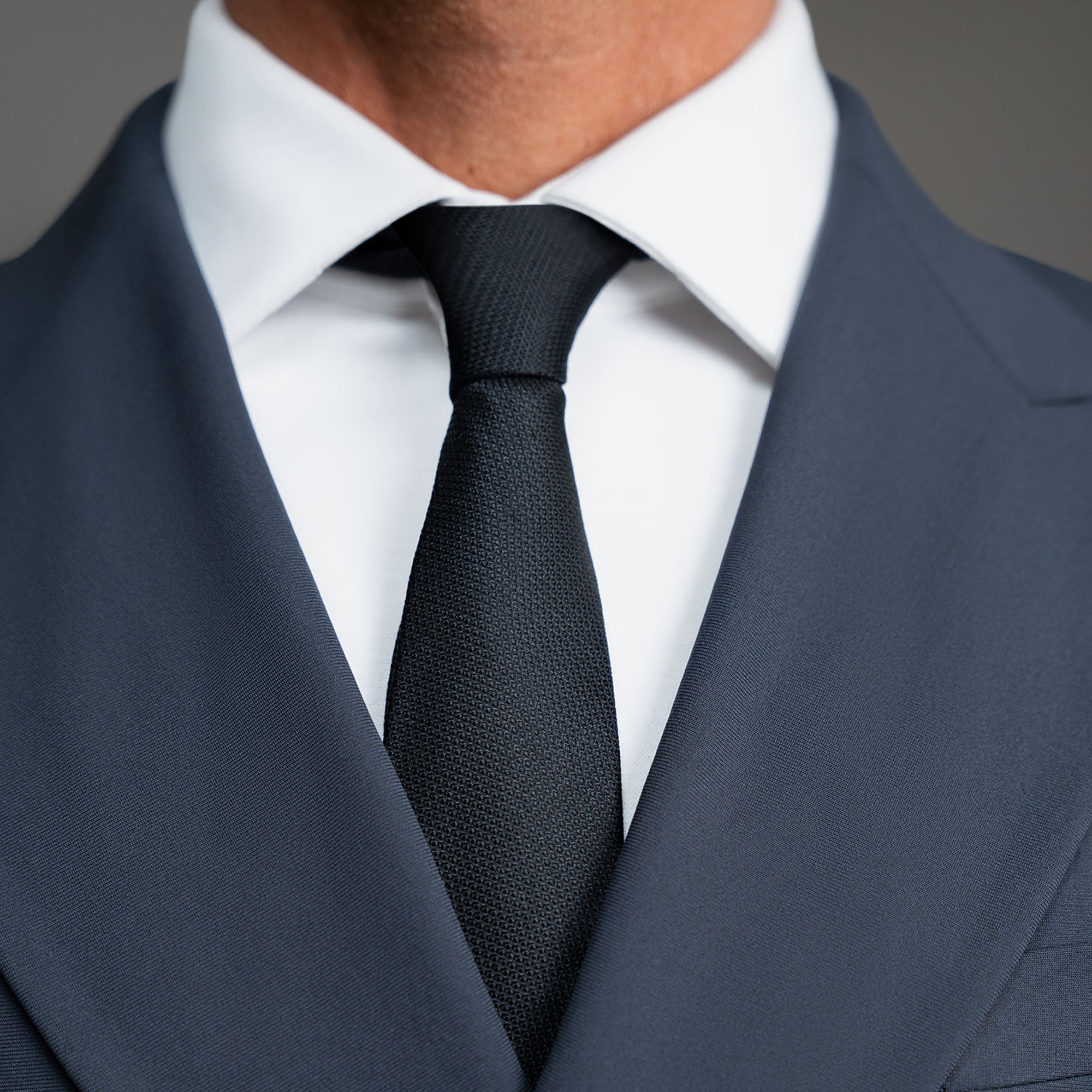 Tags:(6'0"|180 lbs) Bespoke custom linen men's suit los angeles model Tyler in Charcoal