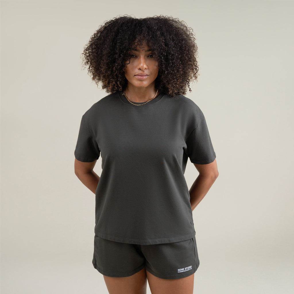  custom t-shirt tee model Melissa in Smoke