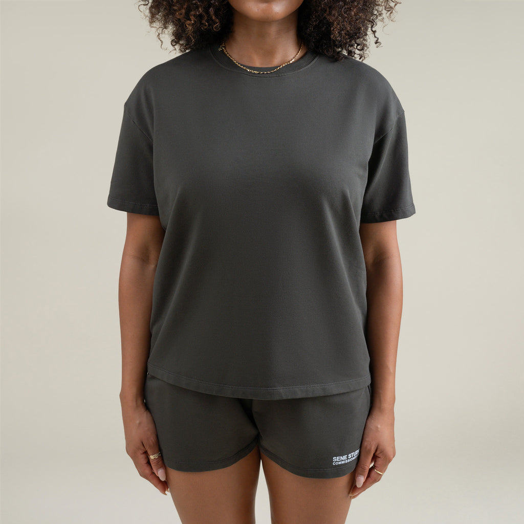 custom t-shirt tee model Melissa in Smoke