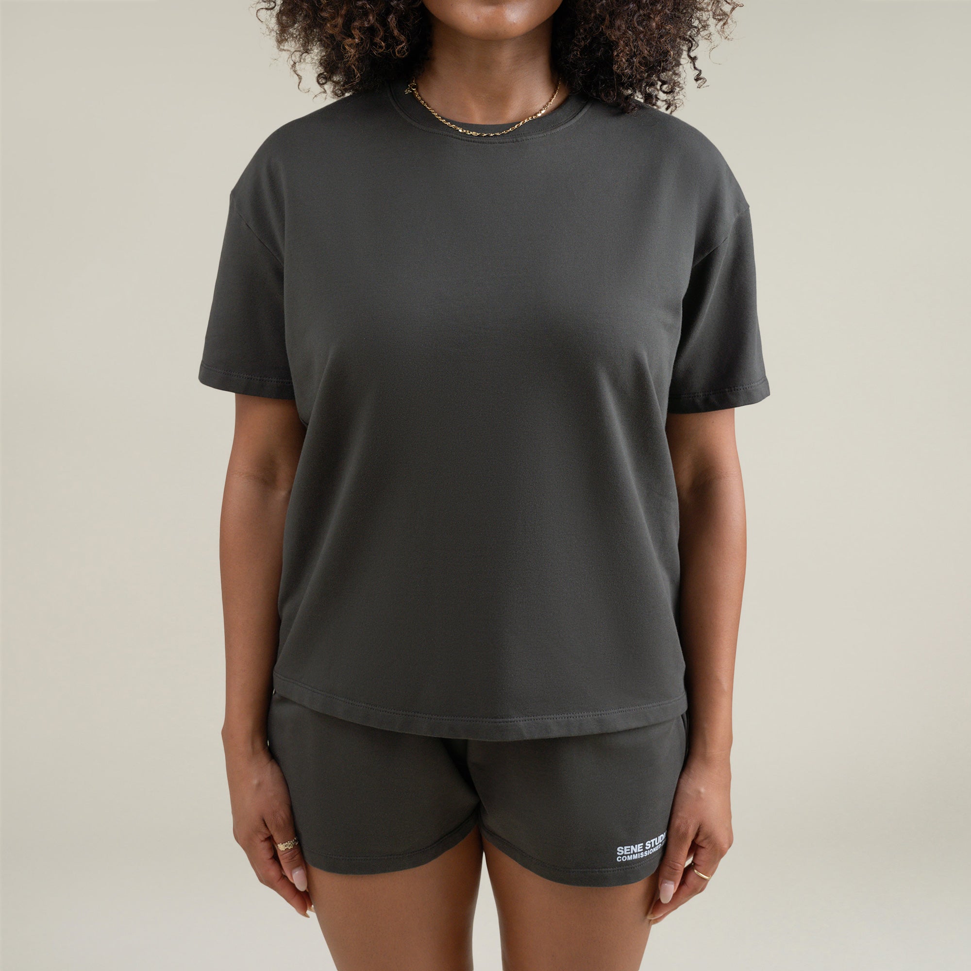  custom t-shirt tee model Melissa in Smoke