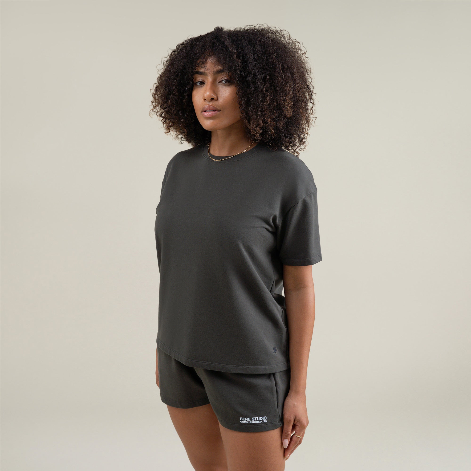  custom t-shirt tee model Melissa in Smoke