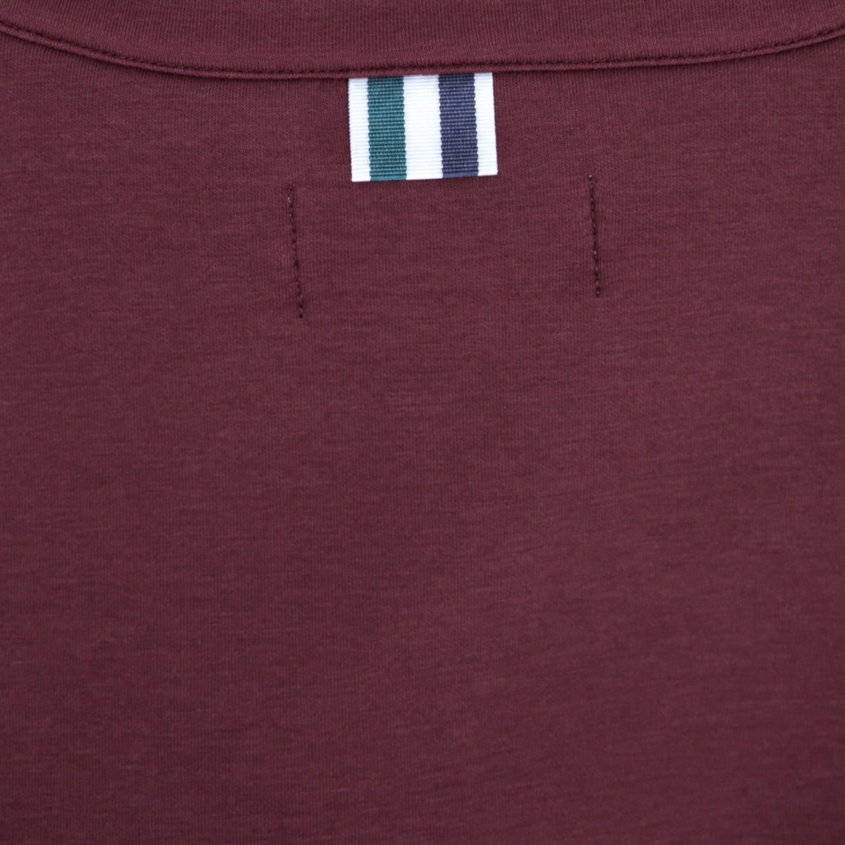 Evening Quarter-Zip model Guillermo in Burgundy