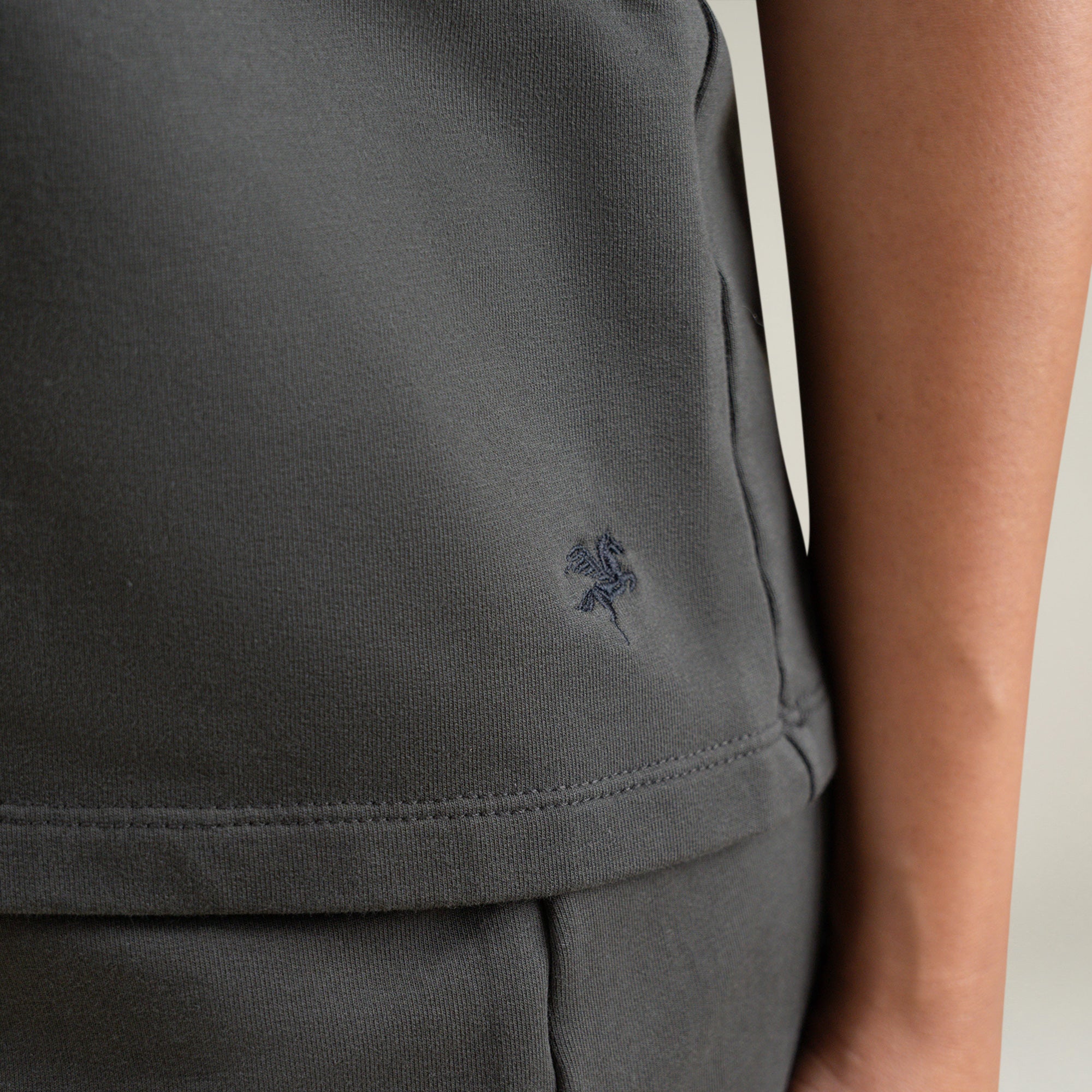  custom t-shirt tee model Melissa in Smoke